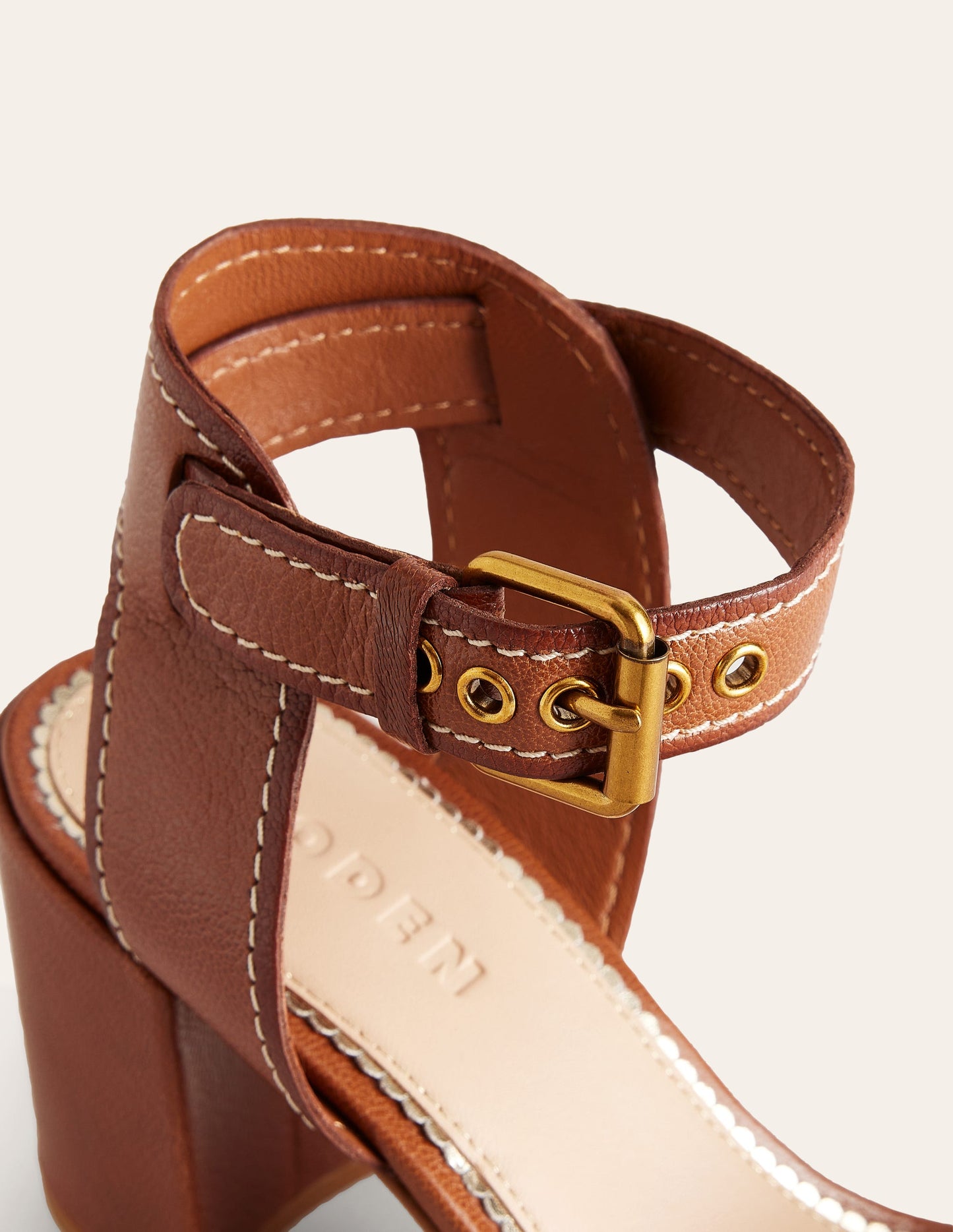 Absatzsandalen mit Knöchelriemen-Hellbraunes Leder