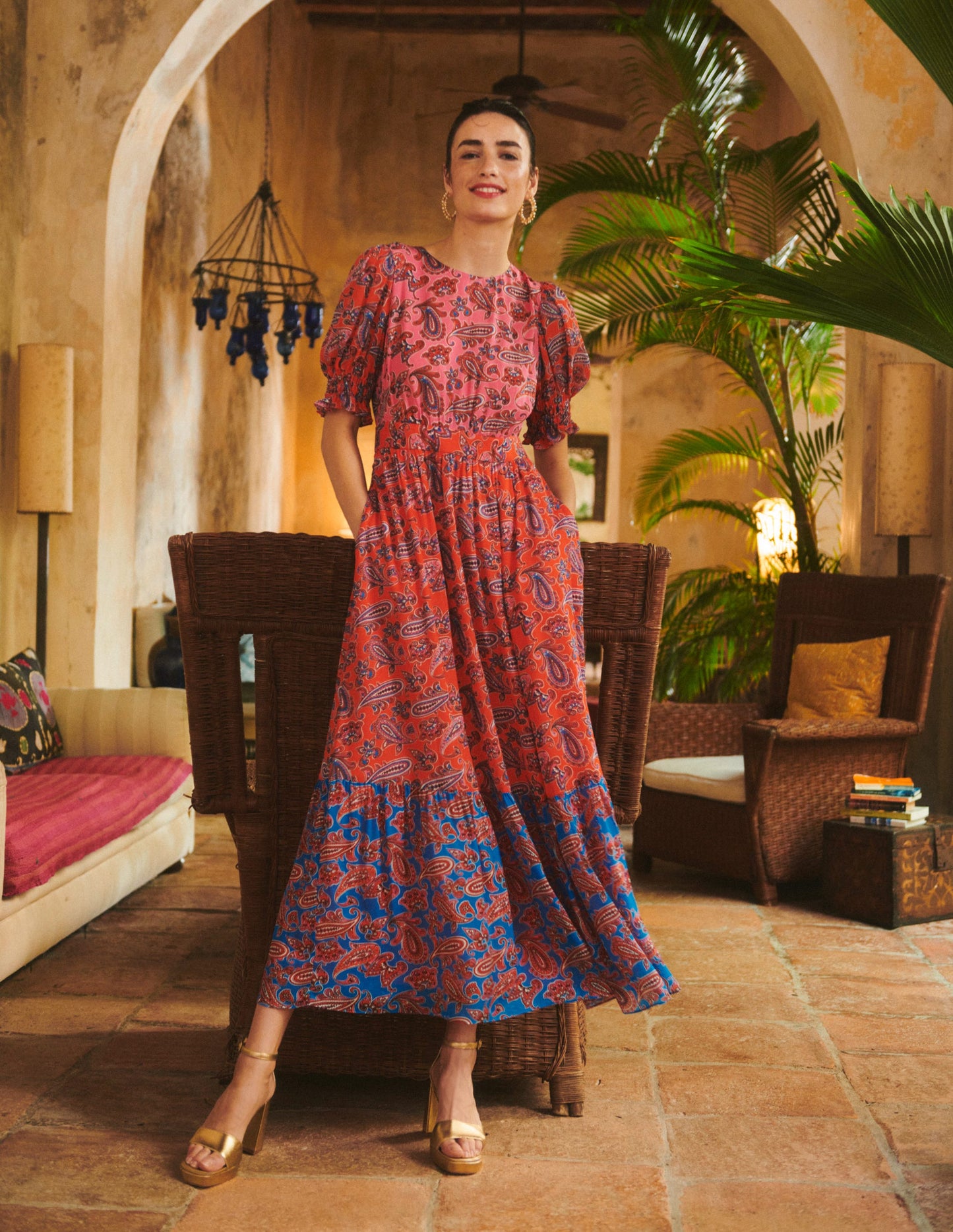 Maxikleid mit gesmokten Ärmelbündchen-Sangria Sunset Pink, Paisley Welle