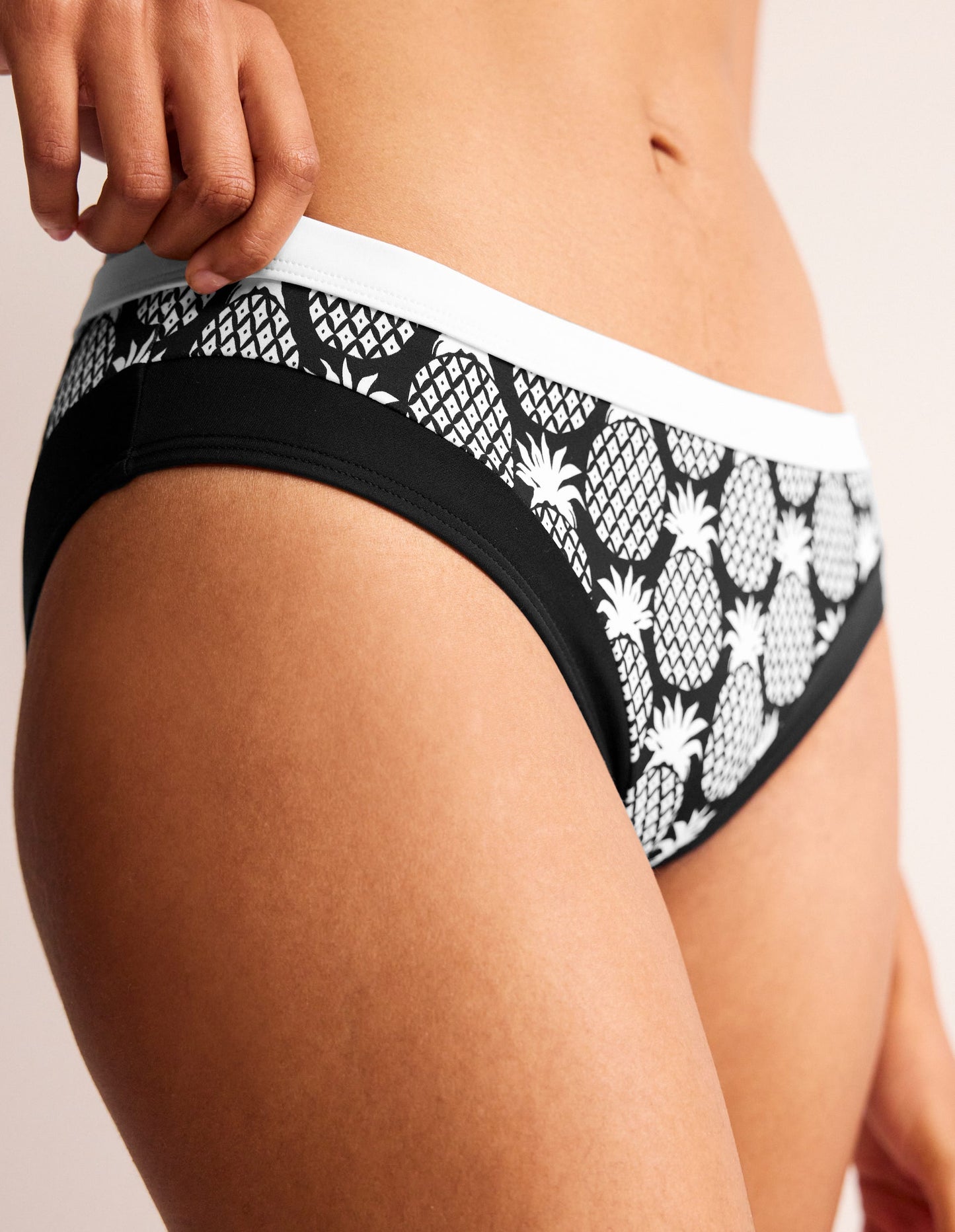 Santorini Bikinihose-Black/Pewter Embelishment