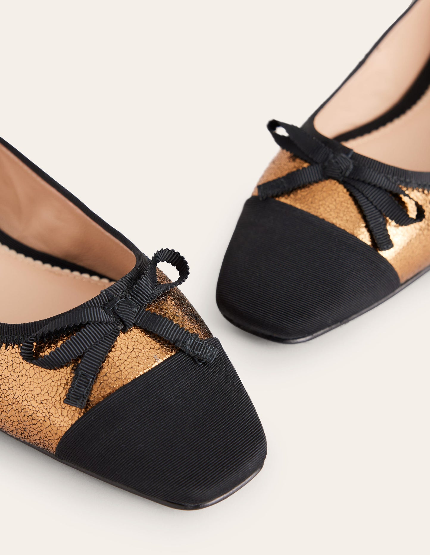 Ballerinas mit Zehenkappe-Bronze Metallic Leder