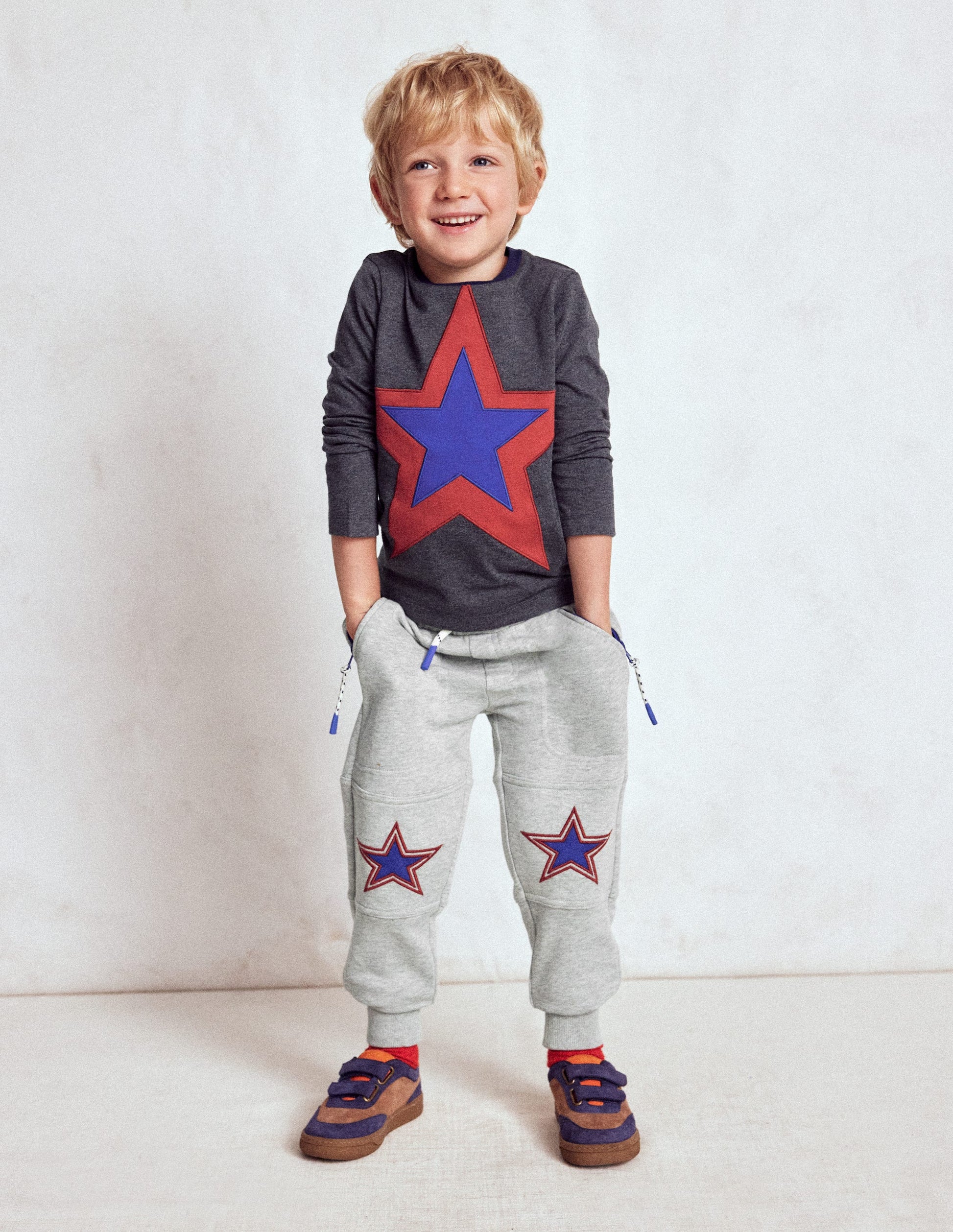 Jogginghose mit verstärktem Knie-Grau Sterne am Knie-4