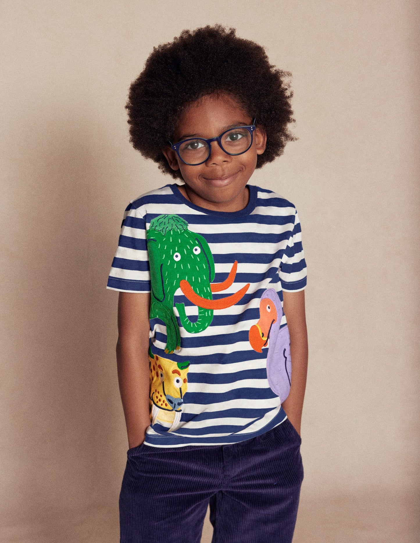 T-Shirt mit Applikation-Prähistorische Tiere Applikation