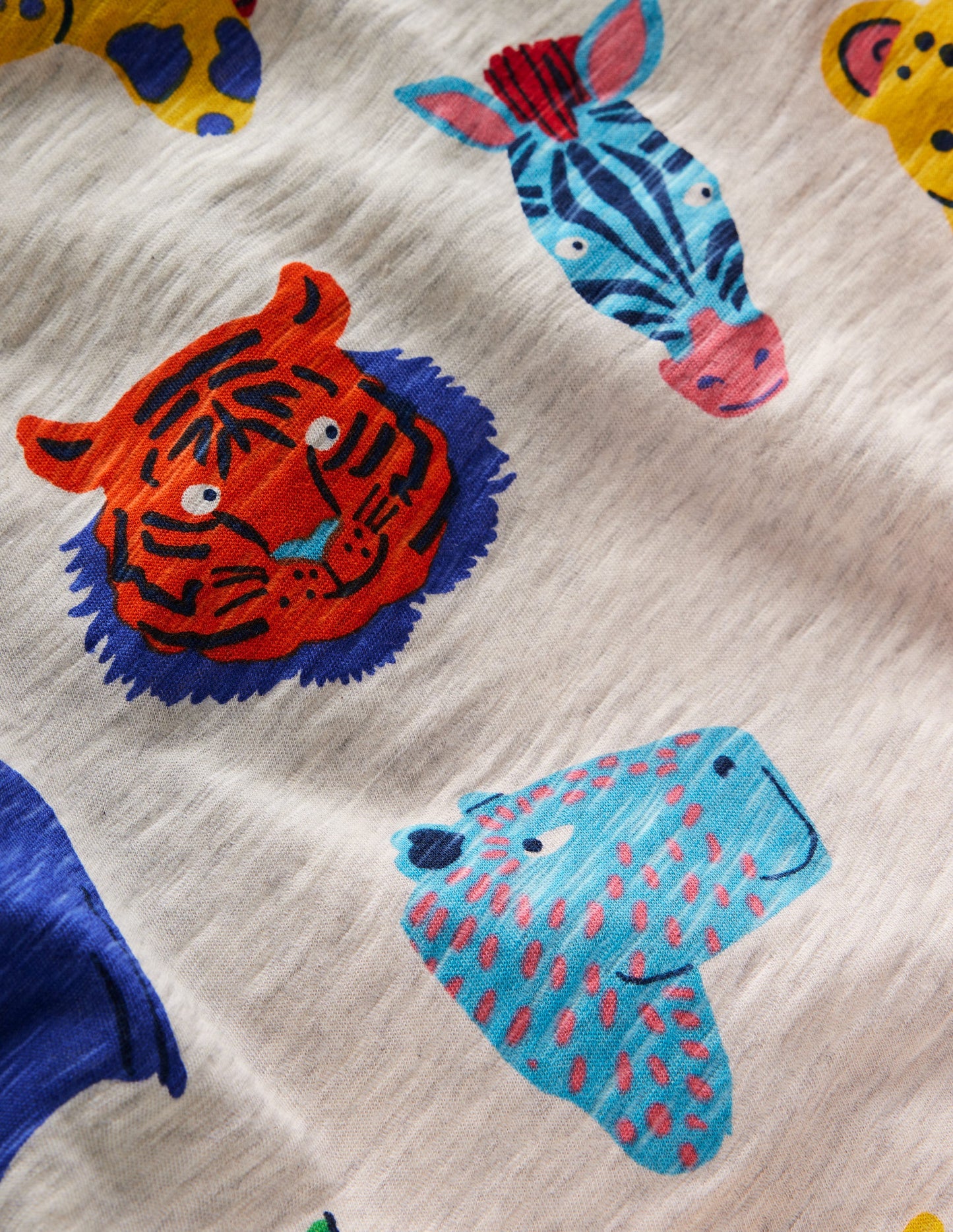 T-Shirt mit durchgehendem Muster-Kokosnussmilch Dschungel