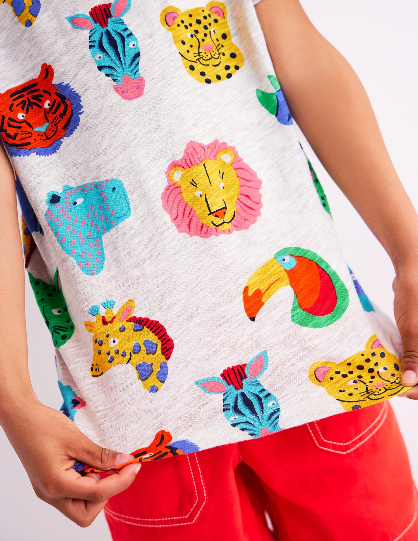 T-Shirt mit durchgehendem Muster-Kokosnussmilch Dschungel