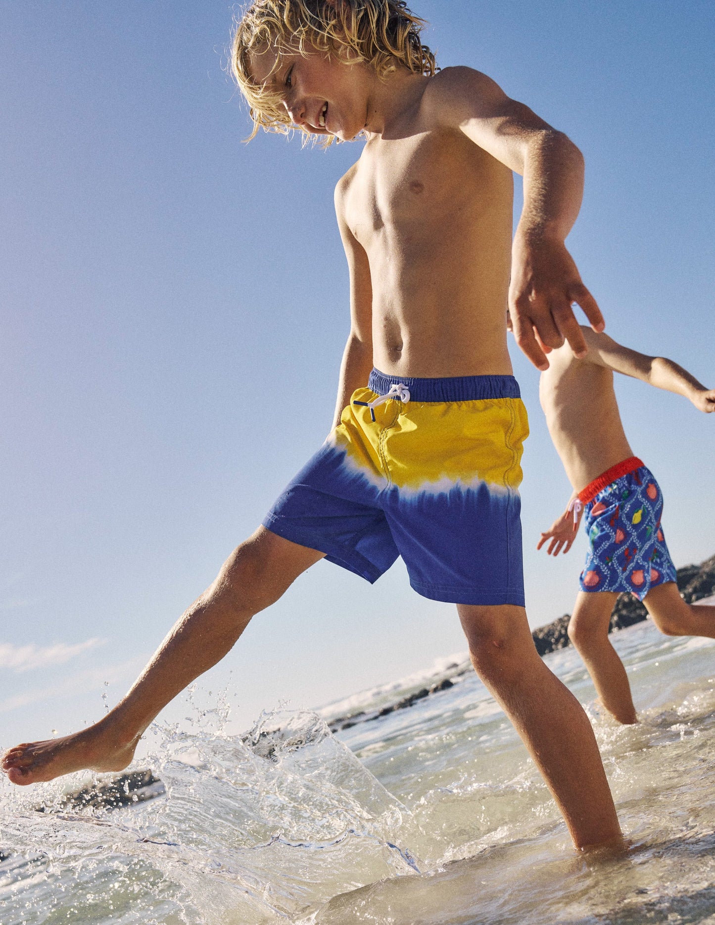 Badeshorts-Batikmuster