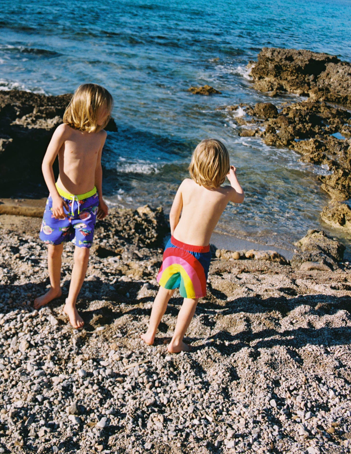 Badeshorts-Regenbogen