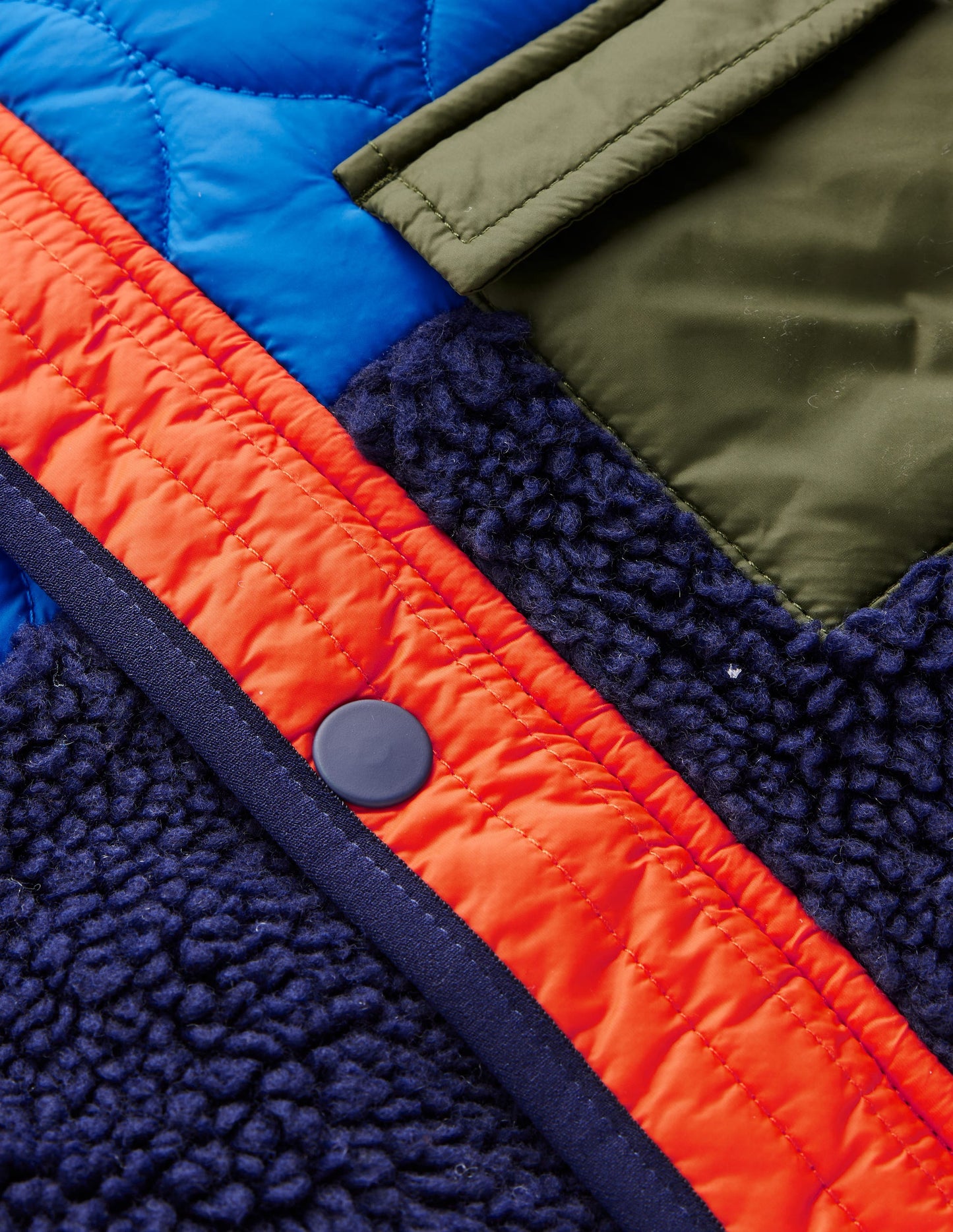 Steppjacke mit Teddyfell-Klassisches Khaki Blockfarben