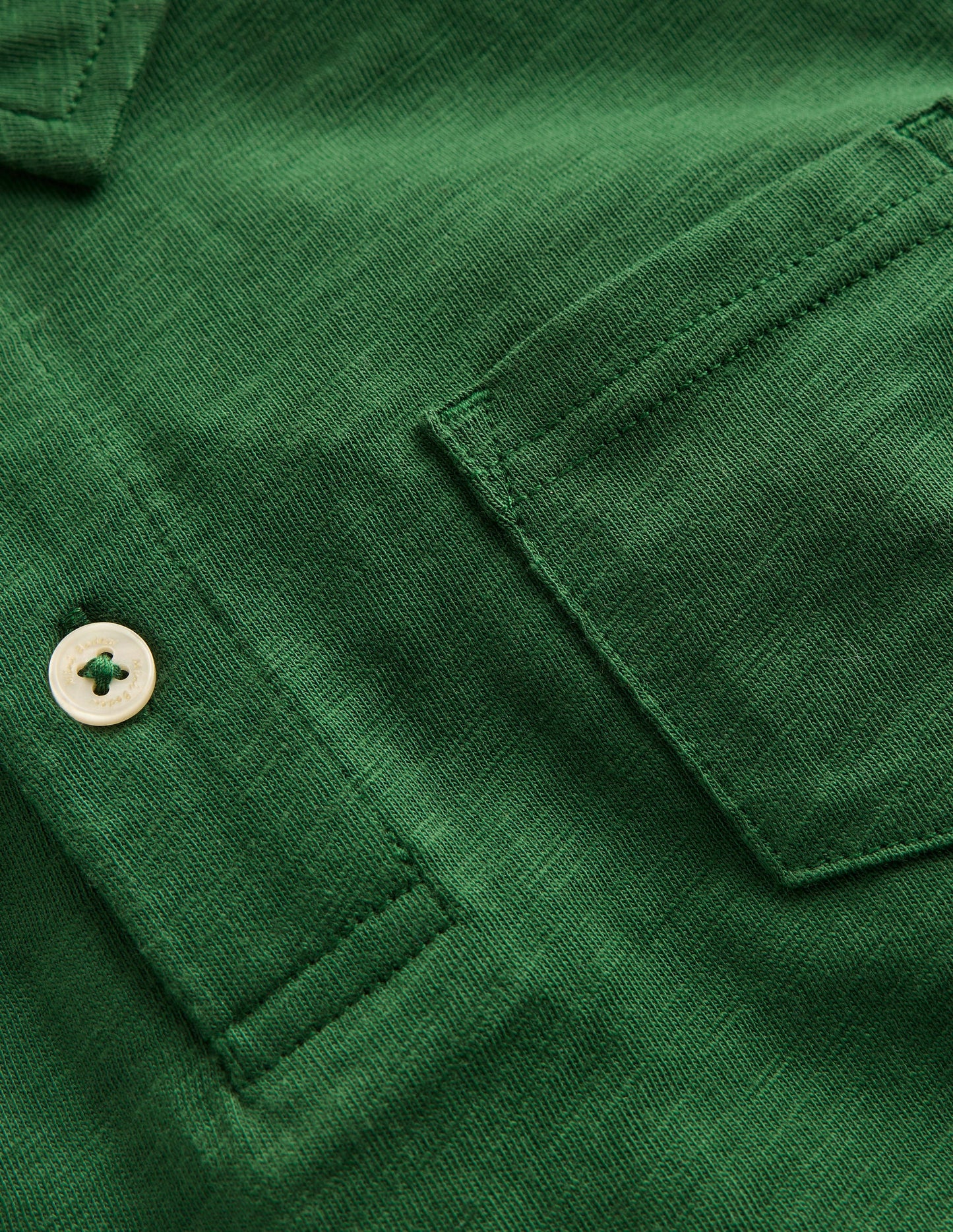 Langärmliges Poloshirt aus Flammgarn-Kieferngrün