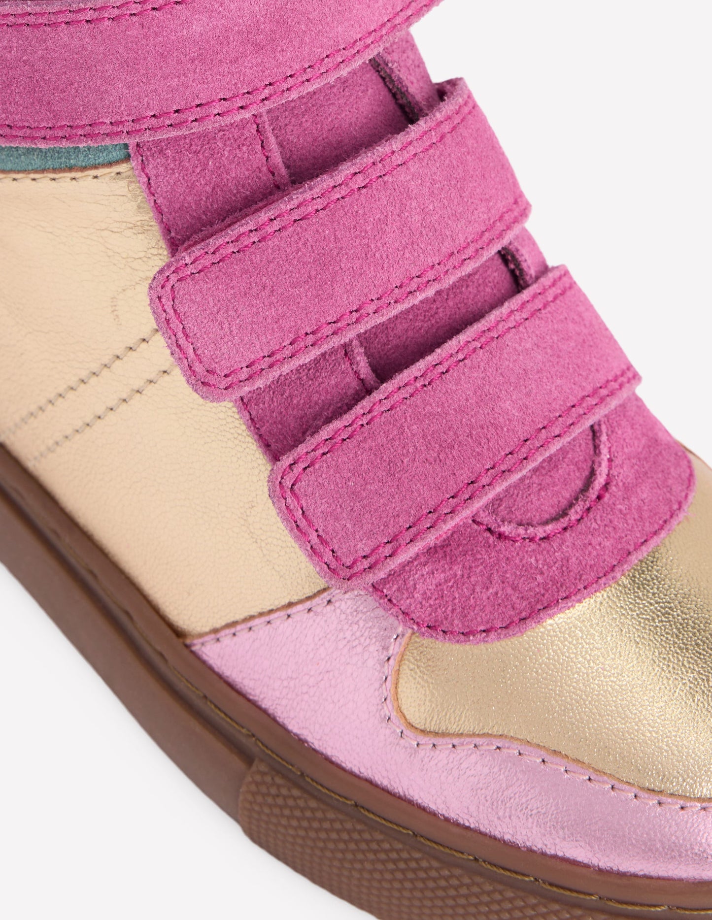 Hohe Sneaker in Metallic-Optik-Gold- und Pink-Metallic