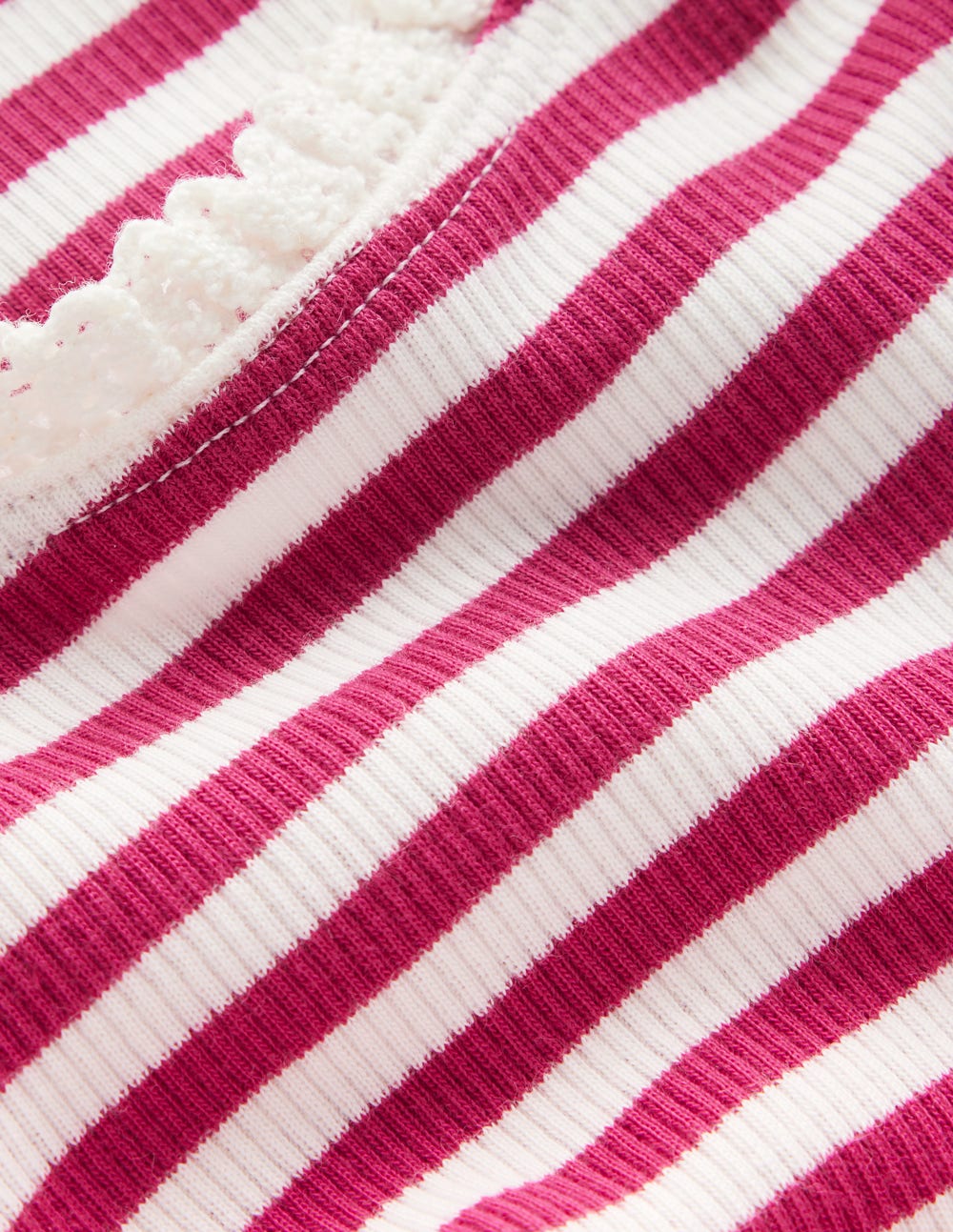Geripptes Langarmshirt-Kirschmarmelade/Weiches Naturweiß Streifen
