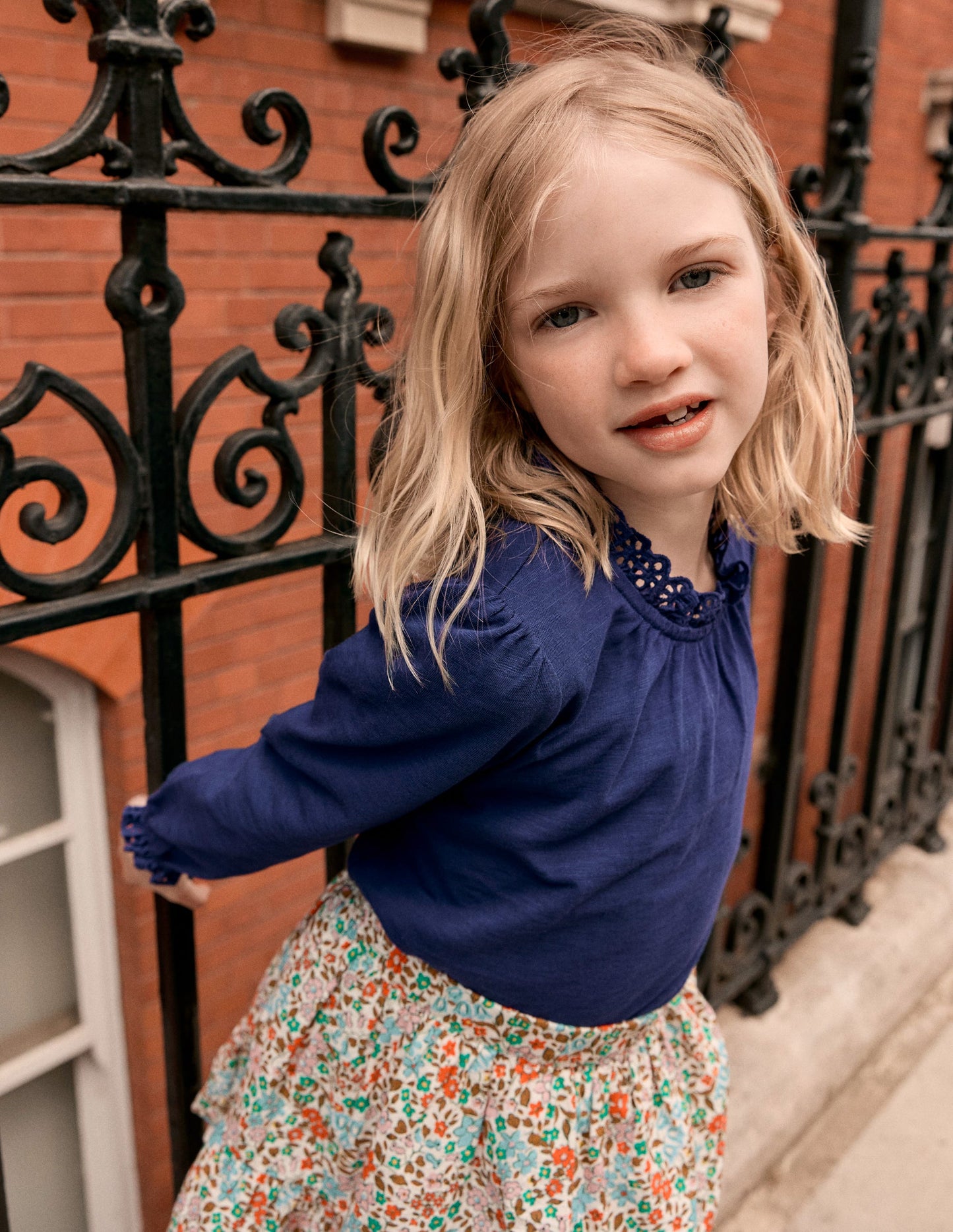 Jerseyoberteil mit Lochstickerei-Steuerbordblau