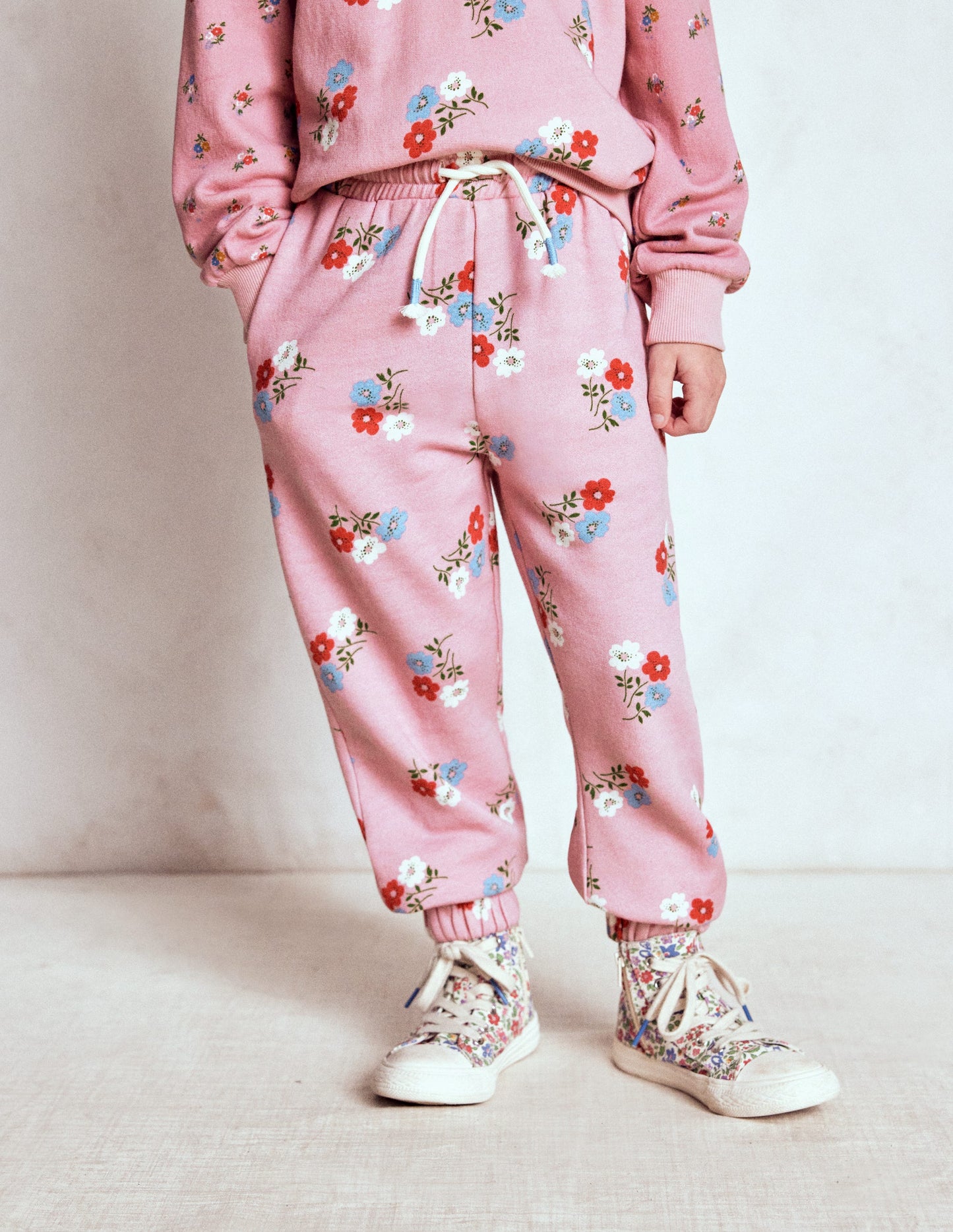 Sweat imprimé-Motif floral pêle-mêle