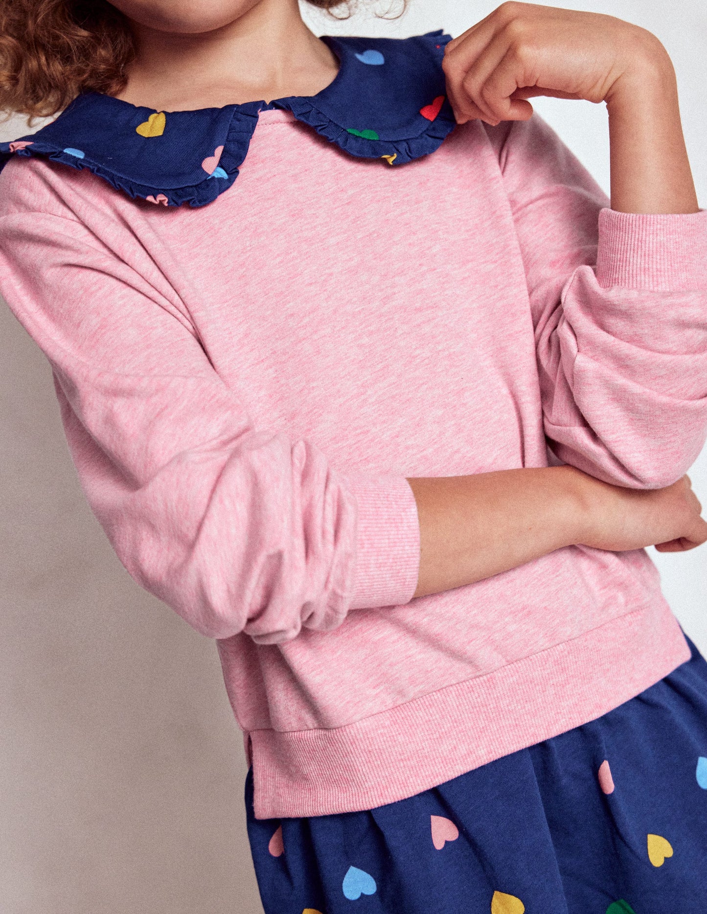2-in-1-Sweatshirtkleid-Steuerbordblau Bunte Herzen