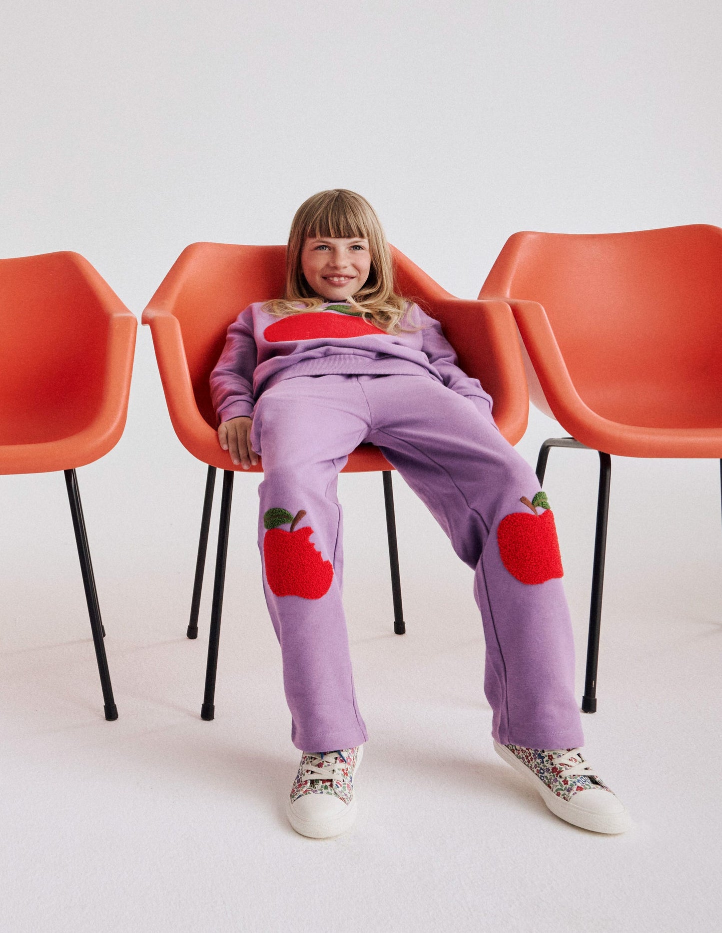 Bobbie Jogginghose mit Applikationen-Asternlila Äpfel