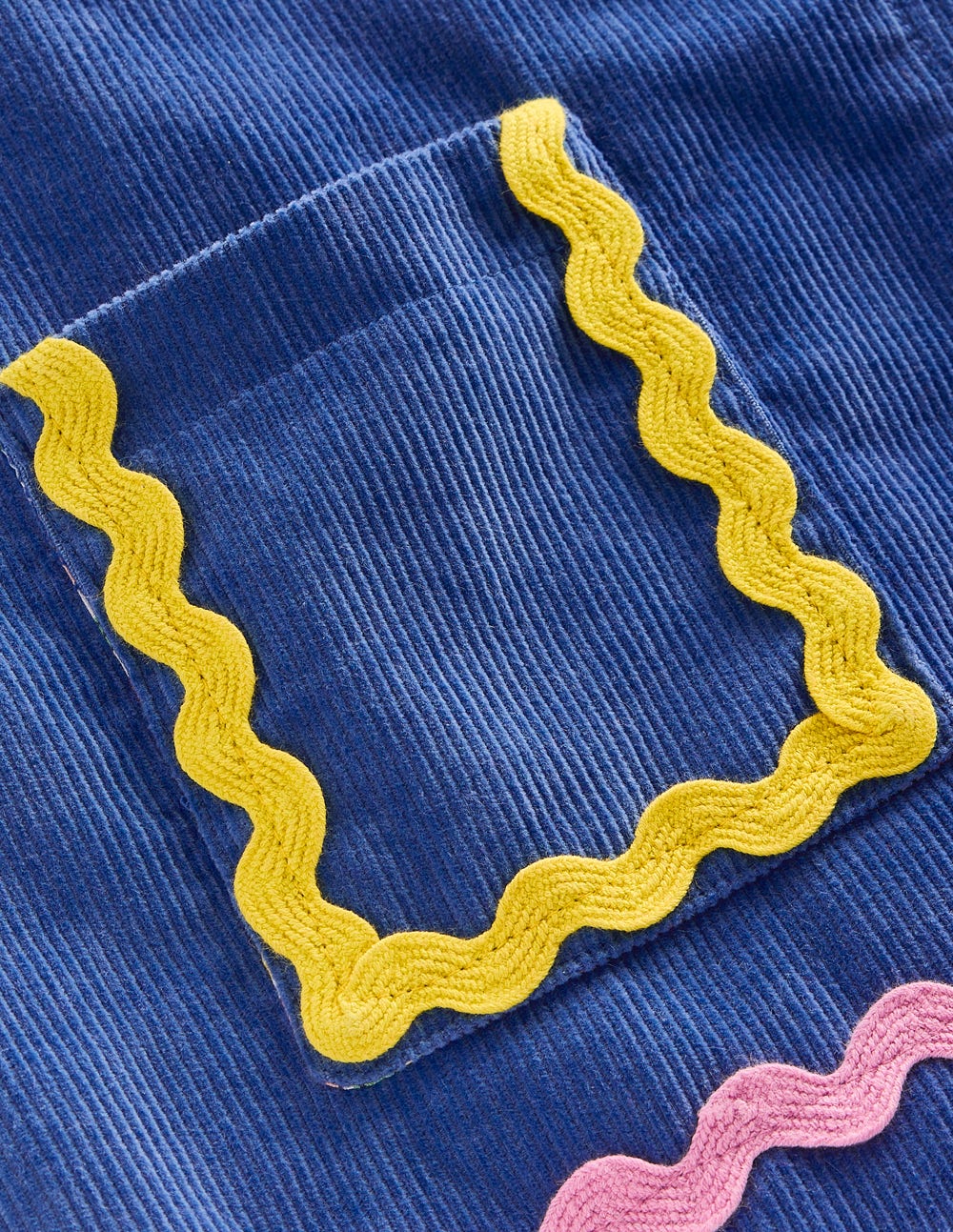 Saffy Schürzenkleid aus Cord-Blauhäher