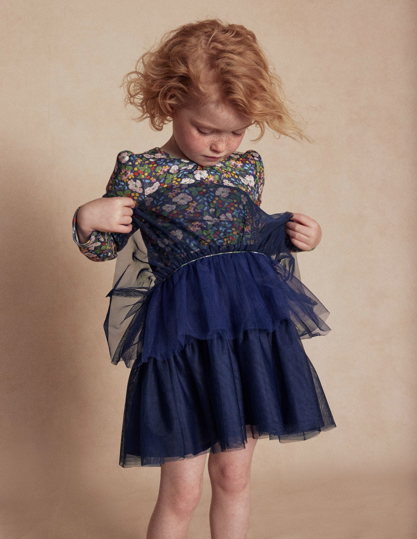 Kleid aus Tüll-Mix-Steuerbordblau Beeren Blumenmuster