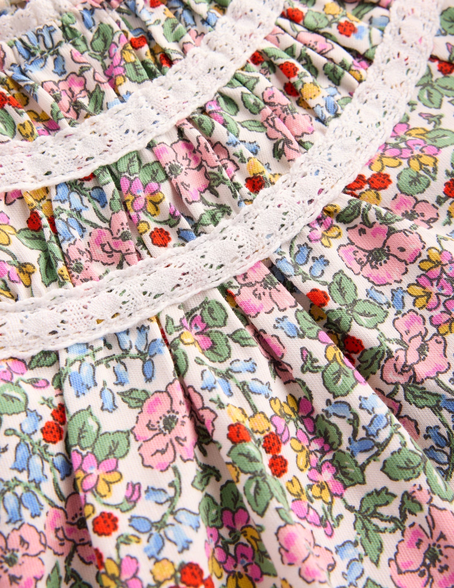 Hübsches Jerseykleid mit Spitzenbesatz-Weiches Naturweiß Beere Blumenmuster