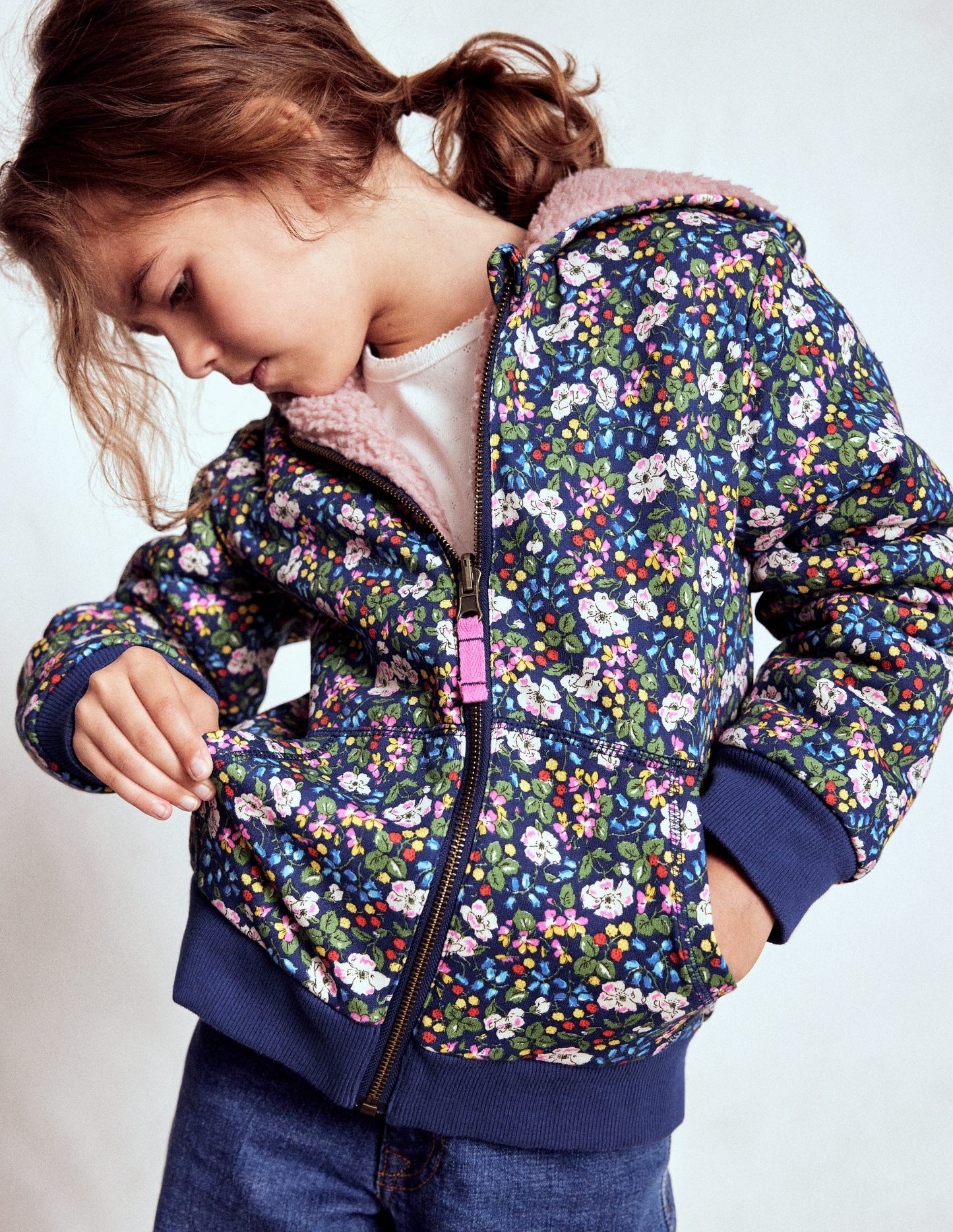 Wendbarer Teddy-Kapuzenpullover-Steuerbordblau Beeren Blumenmuster