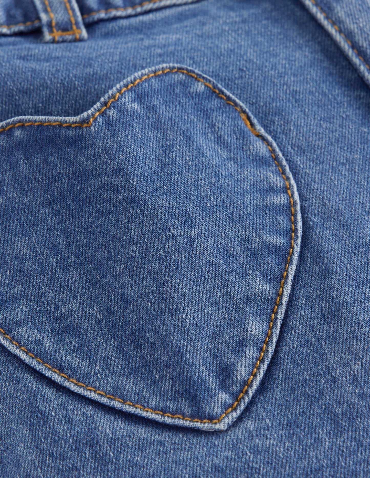 Jeans mit leichtem Schlag-Denim mit Herzen