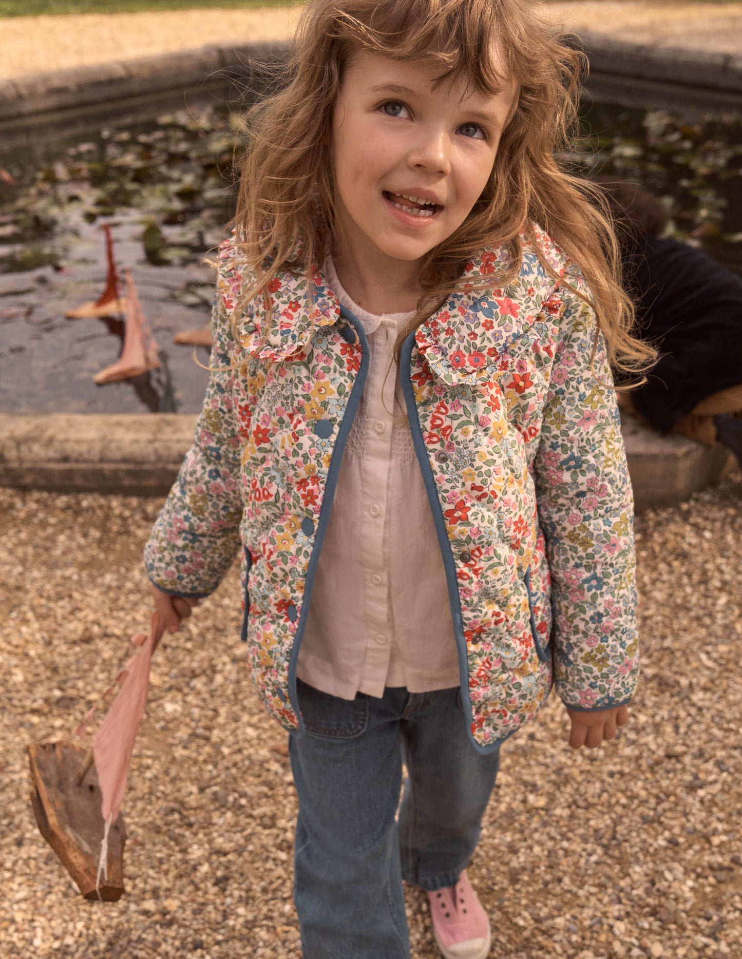 Steppjacke mit Kragen-Rosarot Blumenbeet
