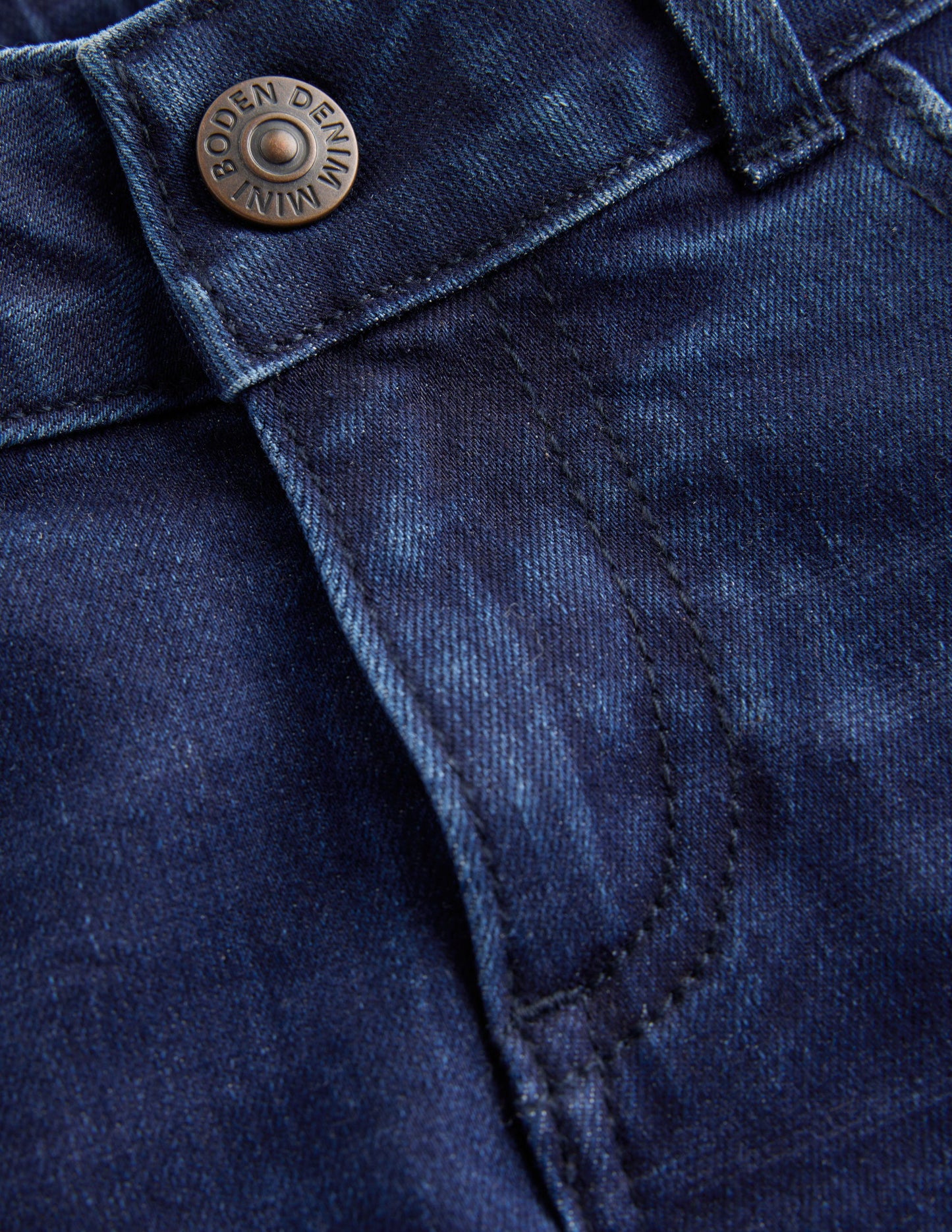 Eng anliegende Adventure-Flex-Jeans-Dunkel Vintage Denim