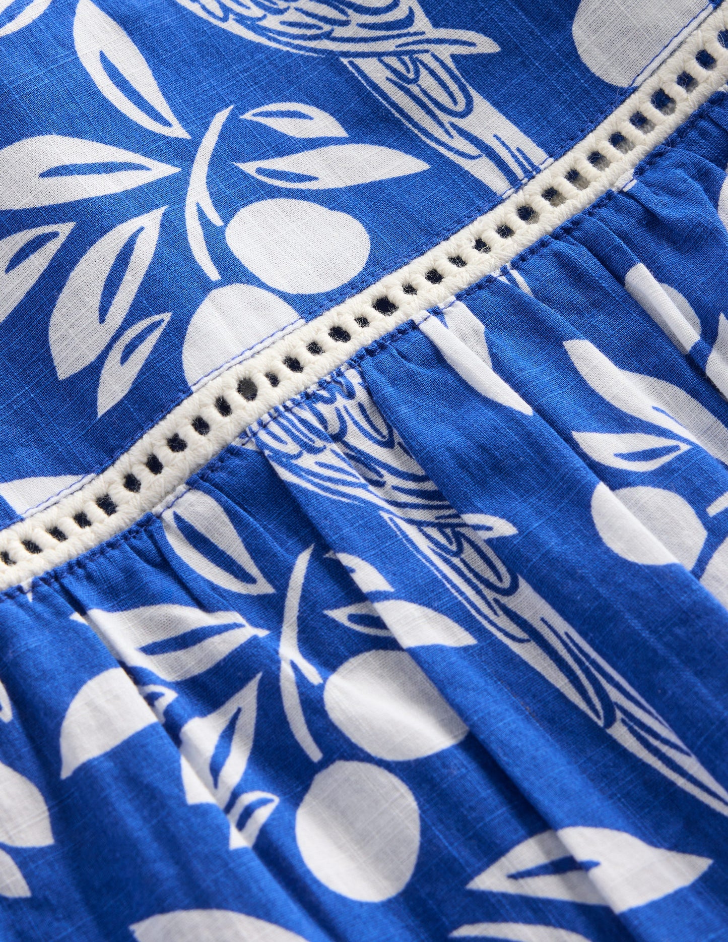 Celia Gewebtes Urlaubskleid-Leuchtendes Blau Papagei Palme