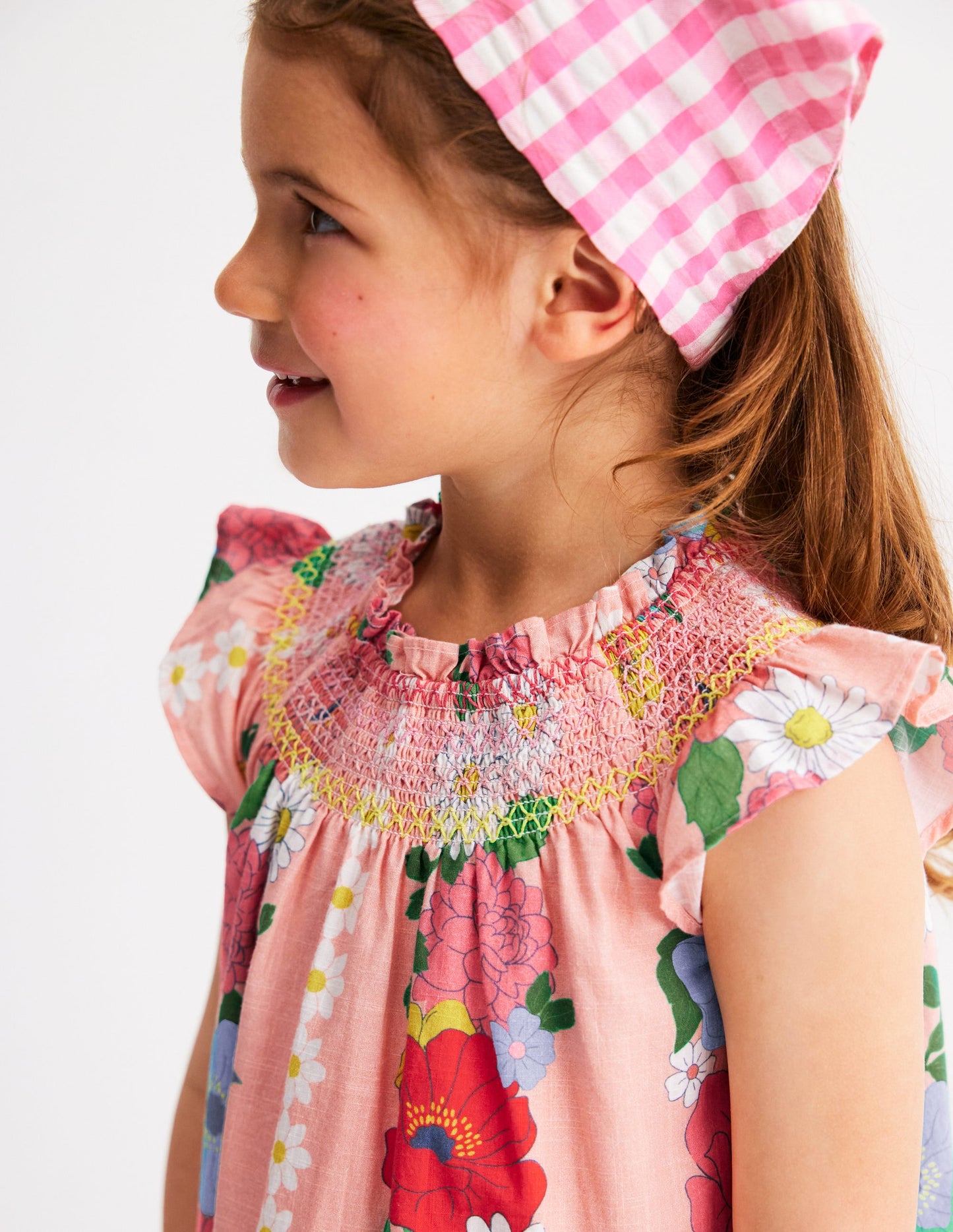 Freizeitkleid mit Smokdetail-Kreiderosa Blume