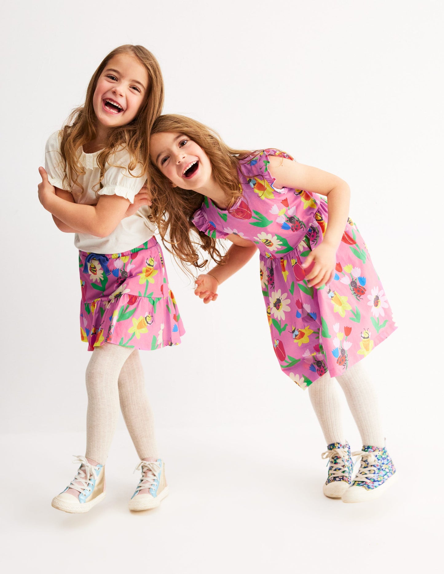 Gestufter Jersey-Skort-Fliederzucker Frühlingsgarten