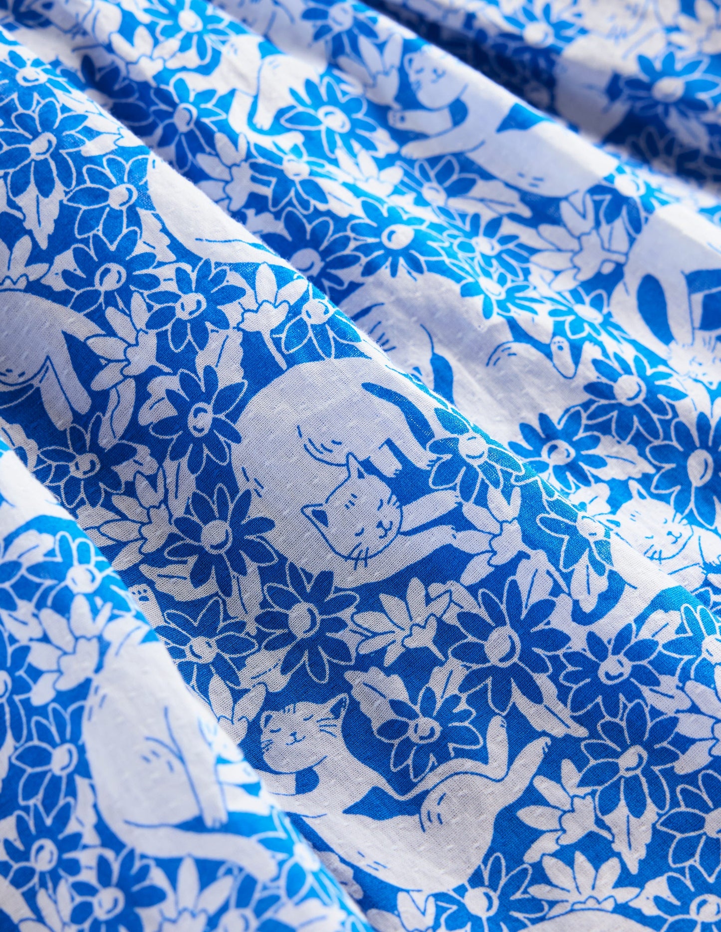 Luna Gewebtes Kleid mit Rüschenträgern-Eisvogelblau Kätzchen Wiese