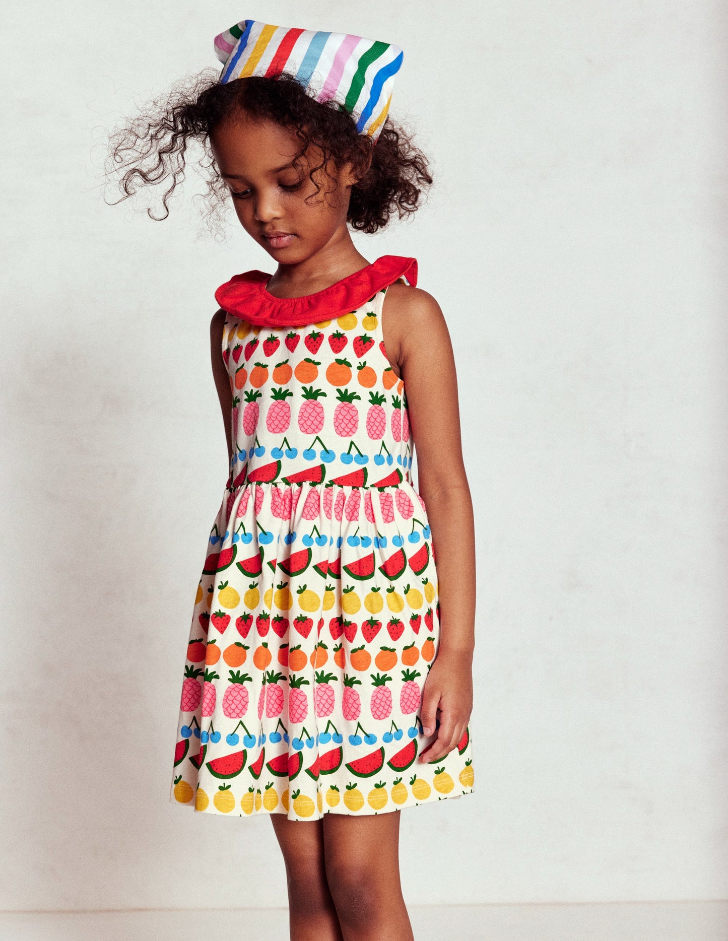Jerseykleid mit gerüschtem Ausschnitt-Naturweiß Frucht Streifen
