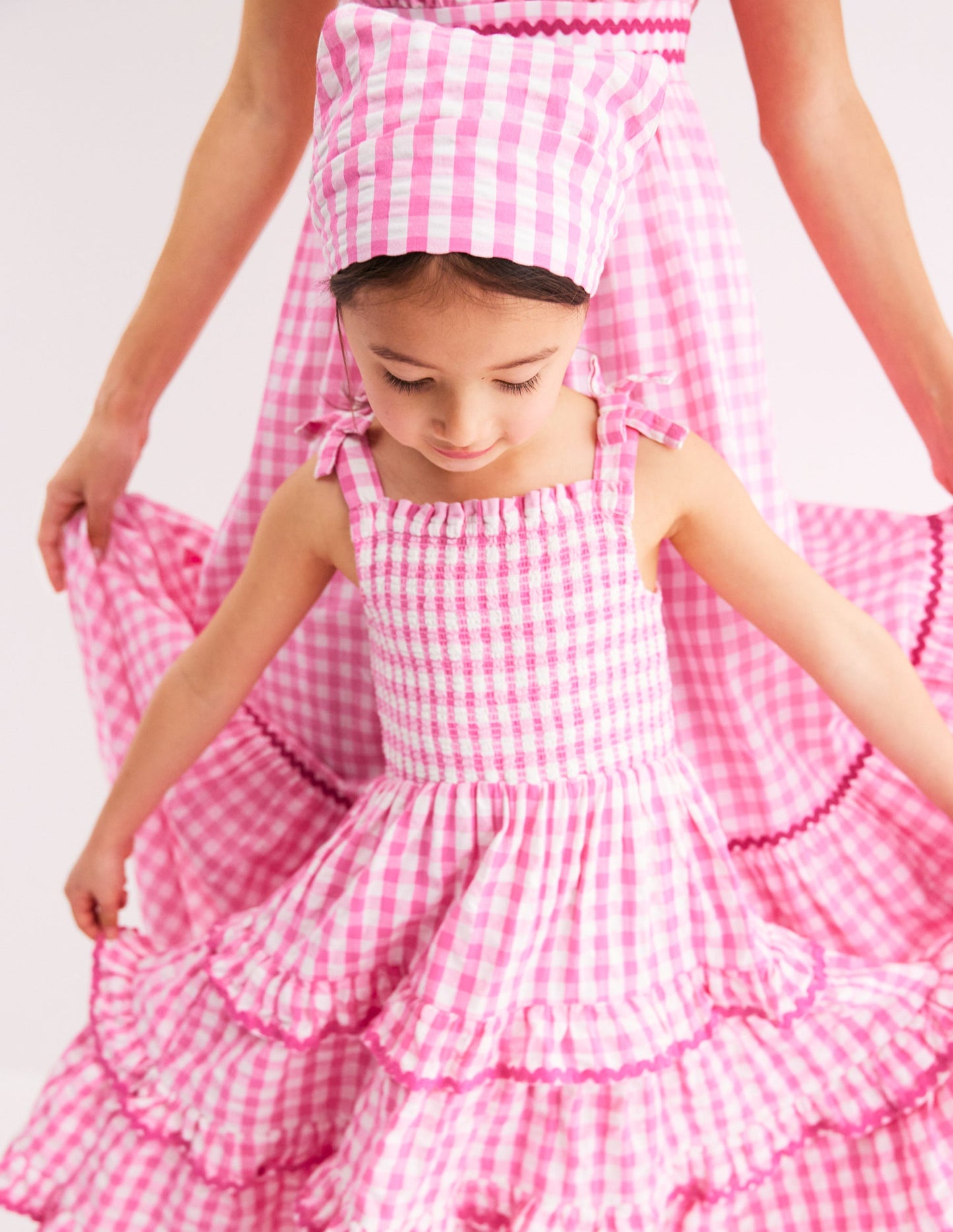 Odette Gewebtes Sommerkleid mit Stufendesign-Rosa Vichykaro Gänseblümchen