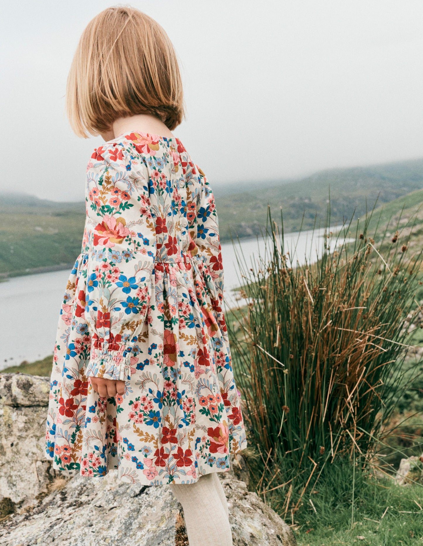Madeline Langärmliges Kleid-Beige Gobelin Kleines Blumenmuster