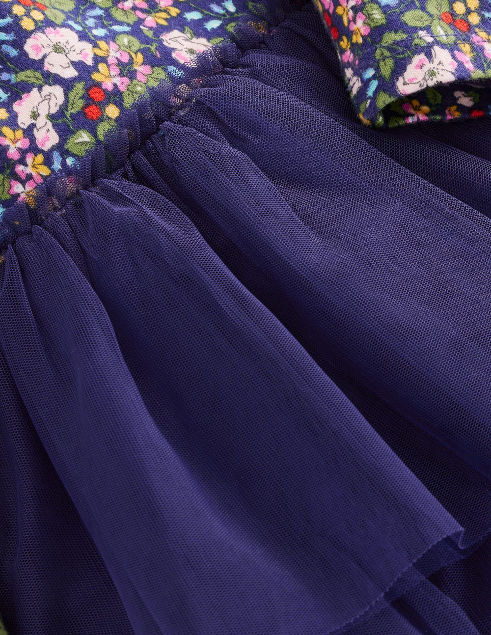 Kleid aus Tüll-Mix-Steuerbordblau Beeren Blumenmuster