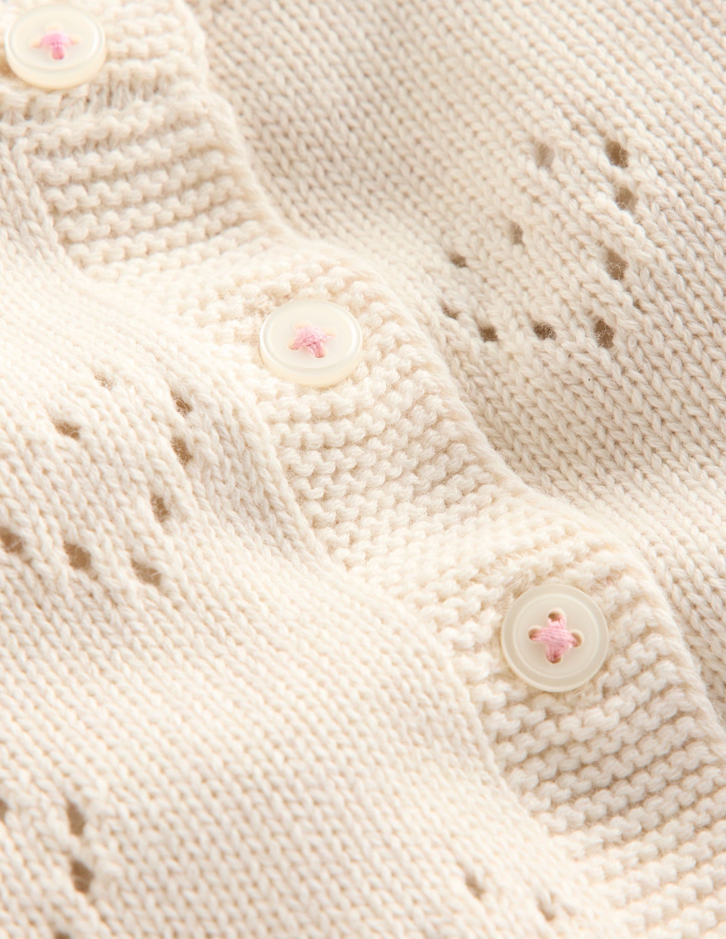 Hübsche Pointelle-Strickjacke-Naturweiß