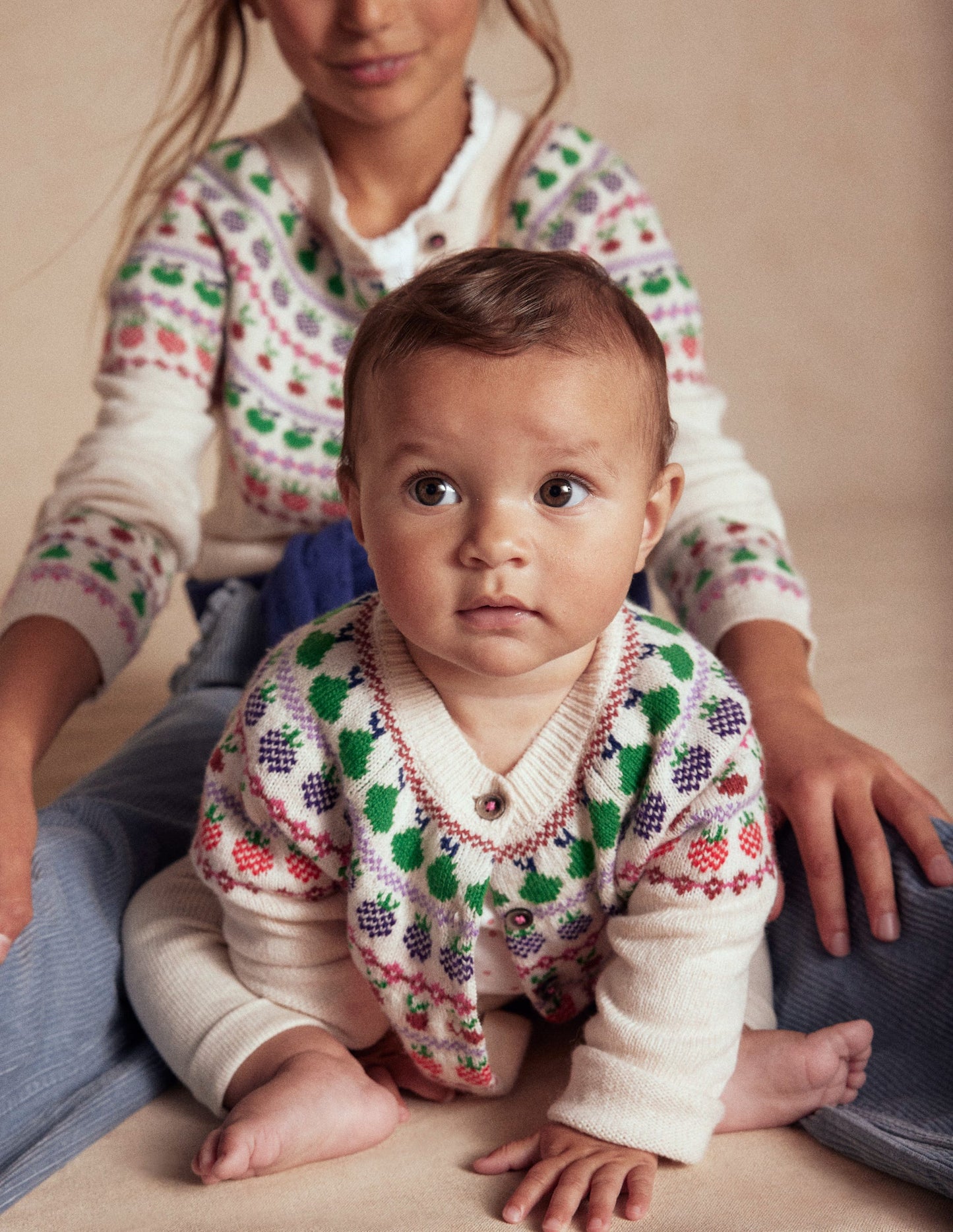 Fair-Isle-Strickjacke-Bunt, Früchte