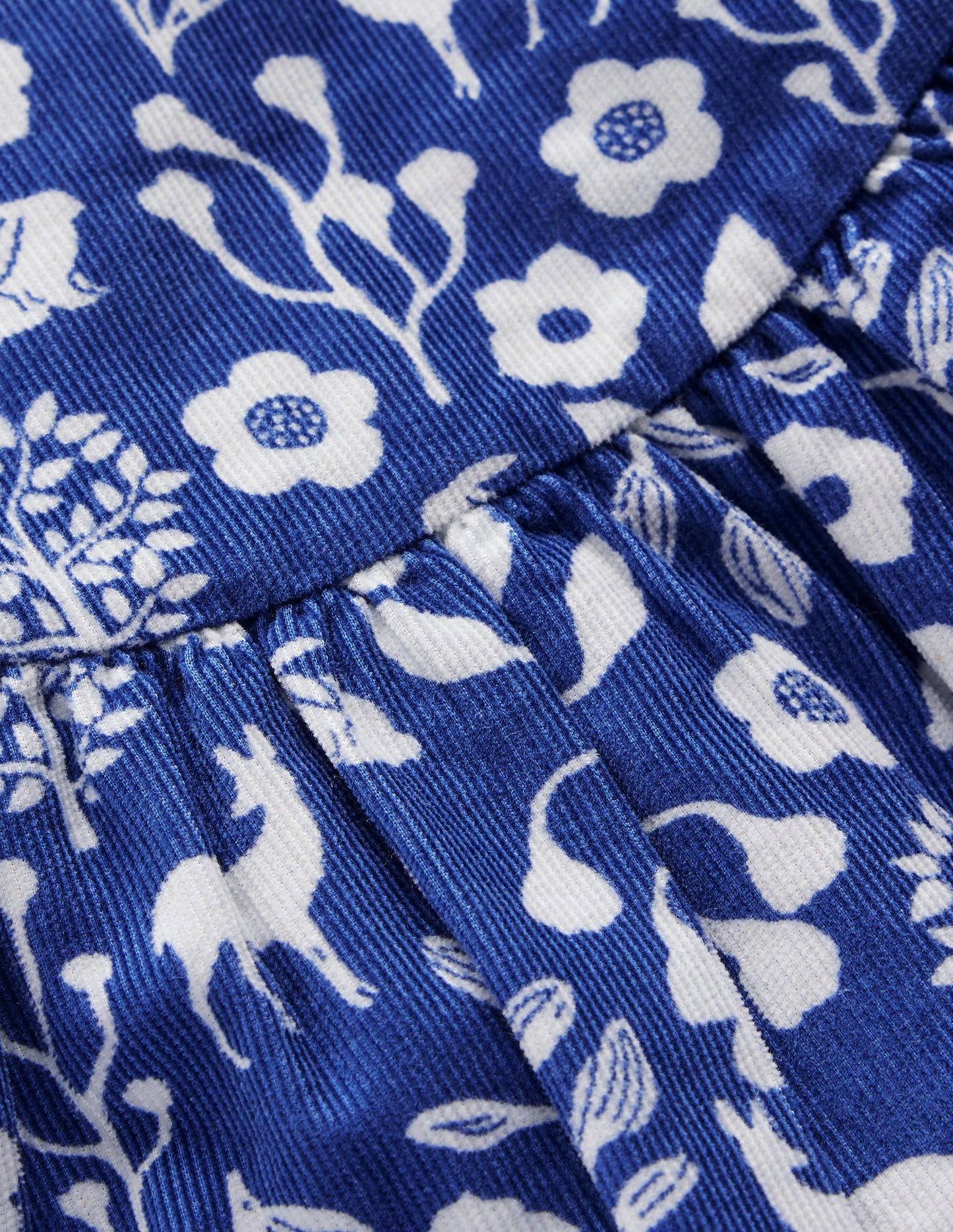 Robe tissée à empiècement-Motif Promenade dans les bois bleu