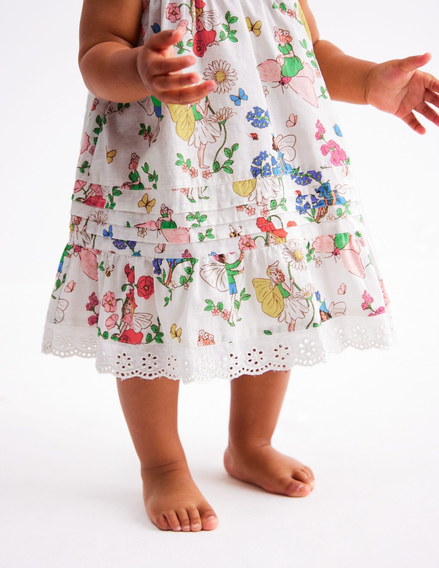 Rüschenkleid mit Lochstickerei-Kokosnussmilch Feen