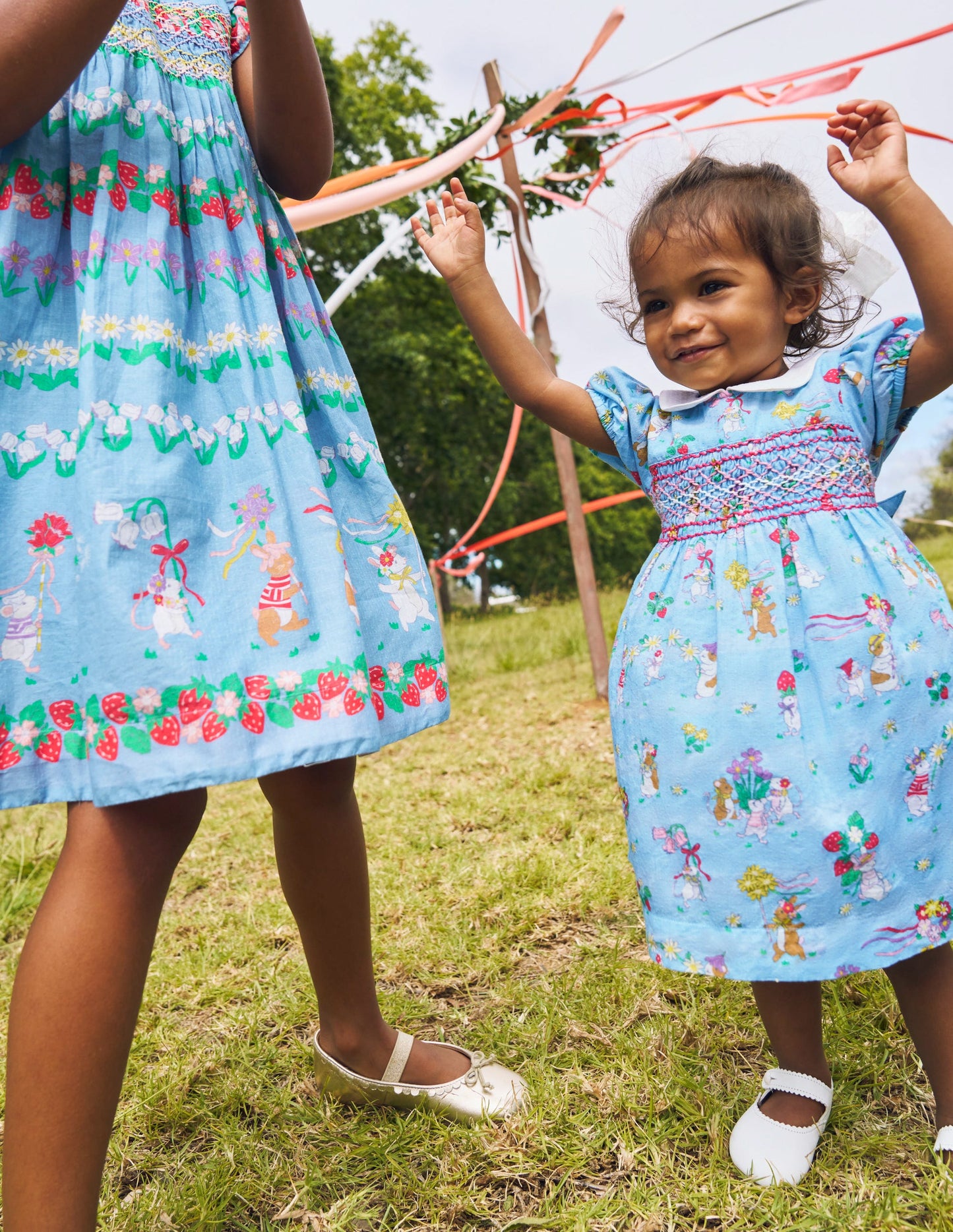Robe traditionnelle à smocks-Motif May Day Niagara Mist