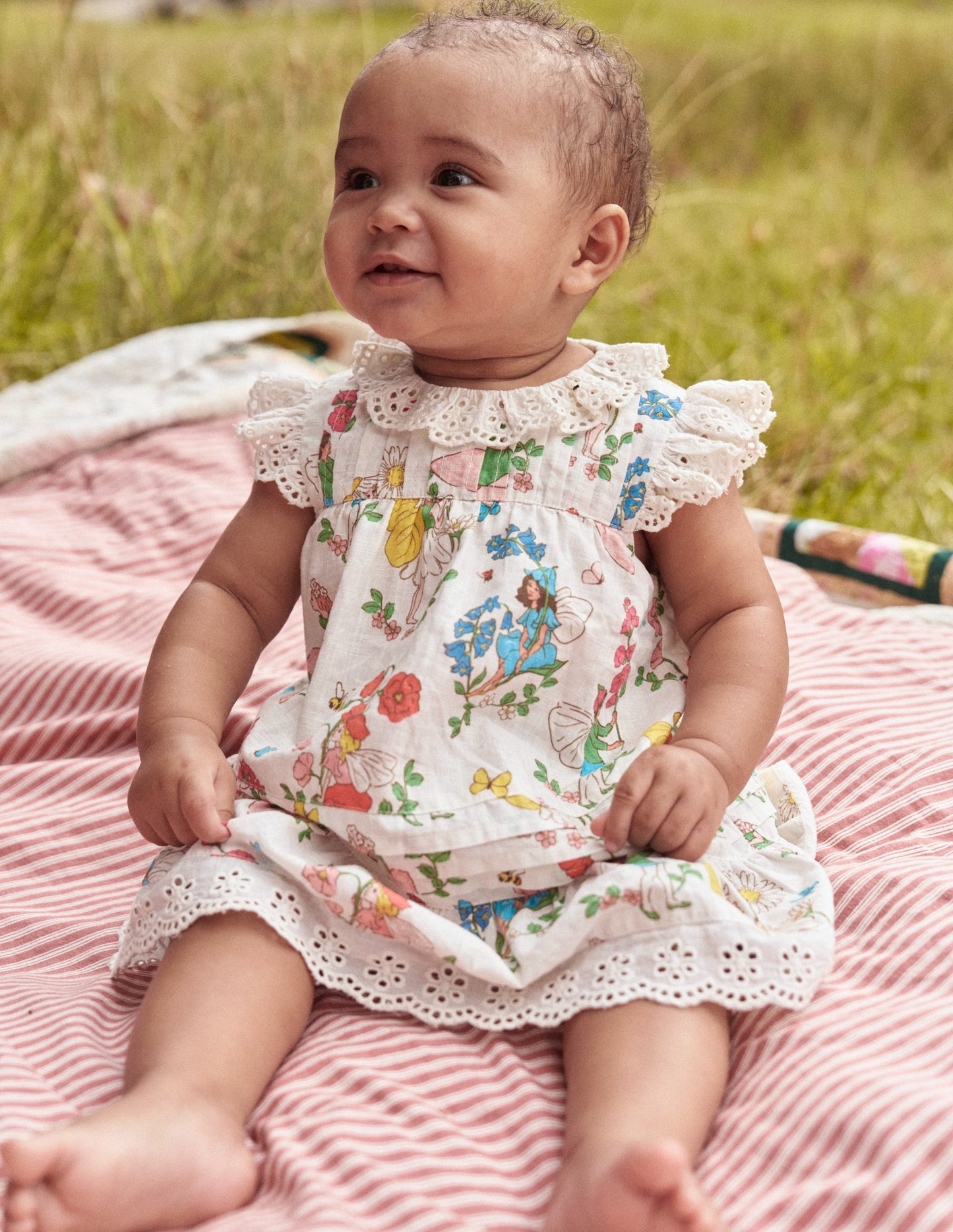 Robe volantée à broderie anglaise-Fées lait de coco