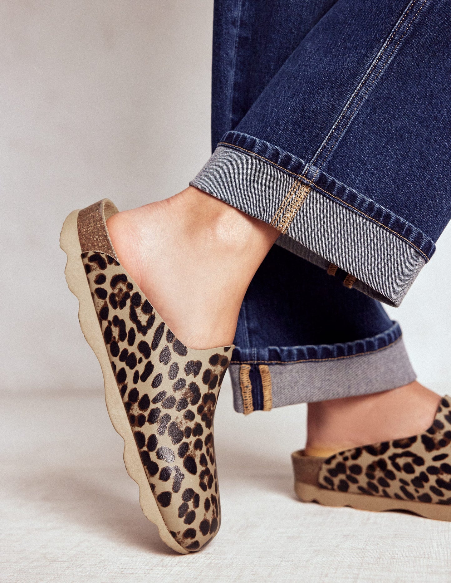 Lyla Clogs in Blockfarben-Mohair, Leopardenmuster