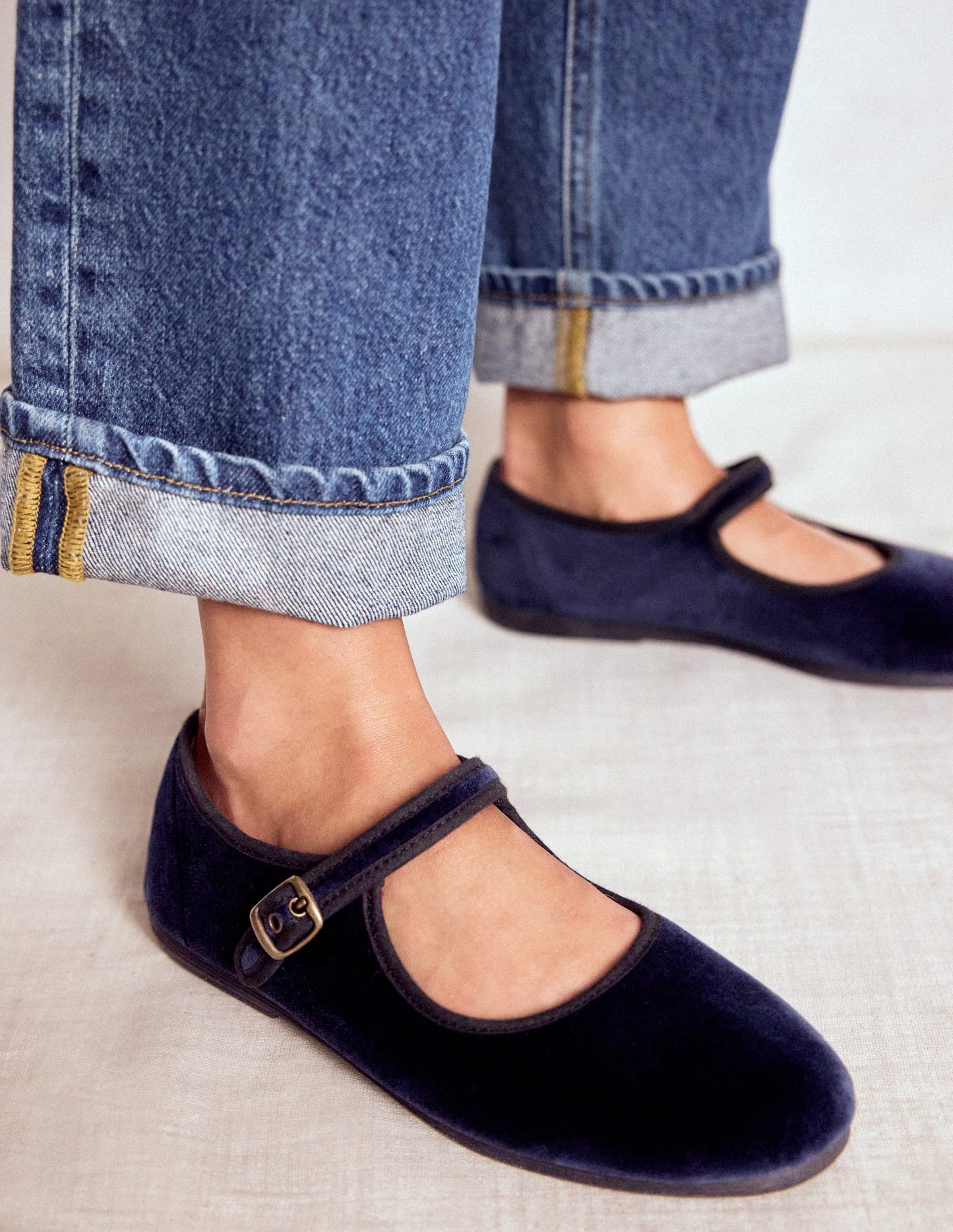 Mary Janes aus dehnbarem Material-Navy Samt