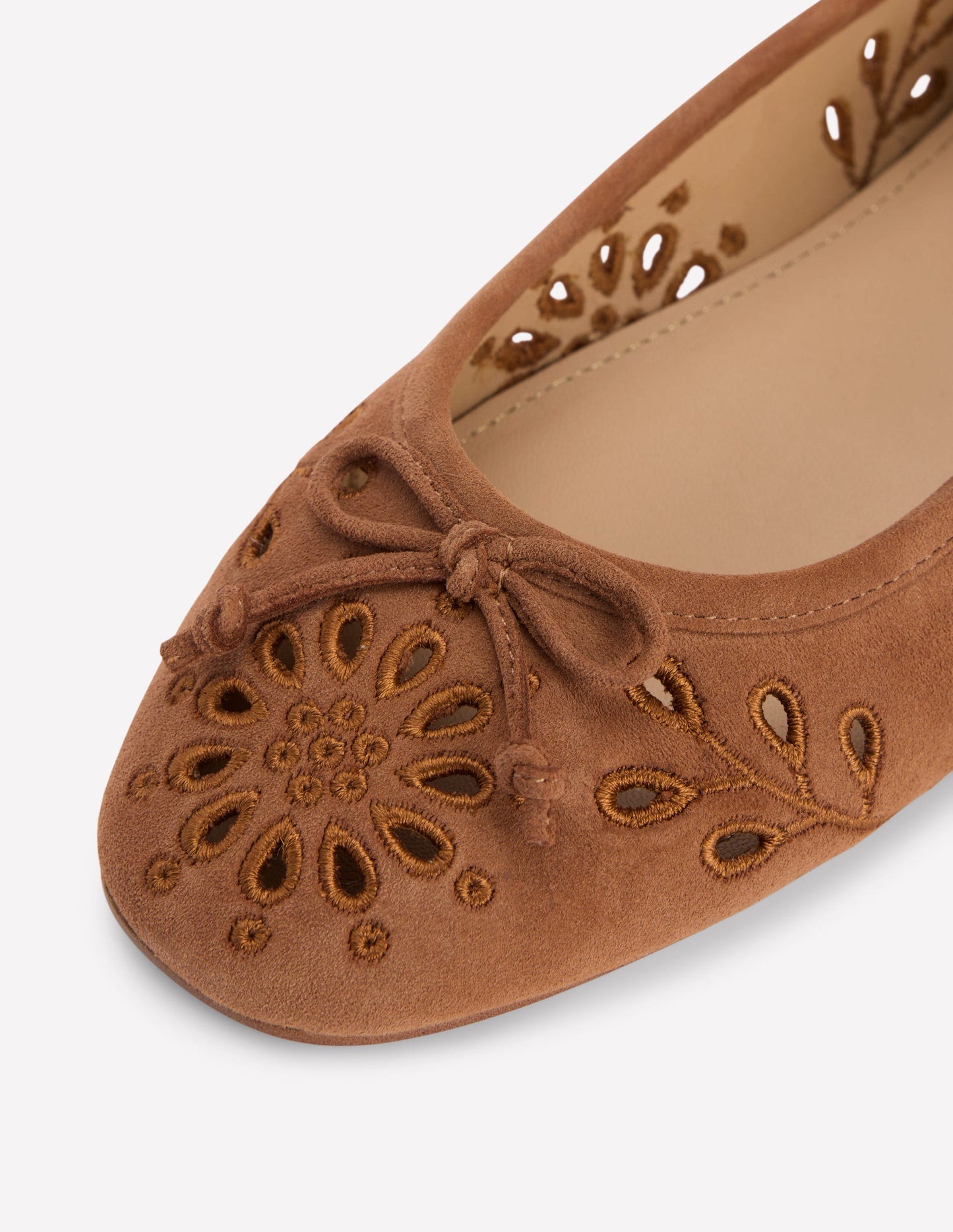 Flache Ballerinas mit Cut-out-Ingwer