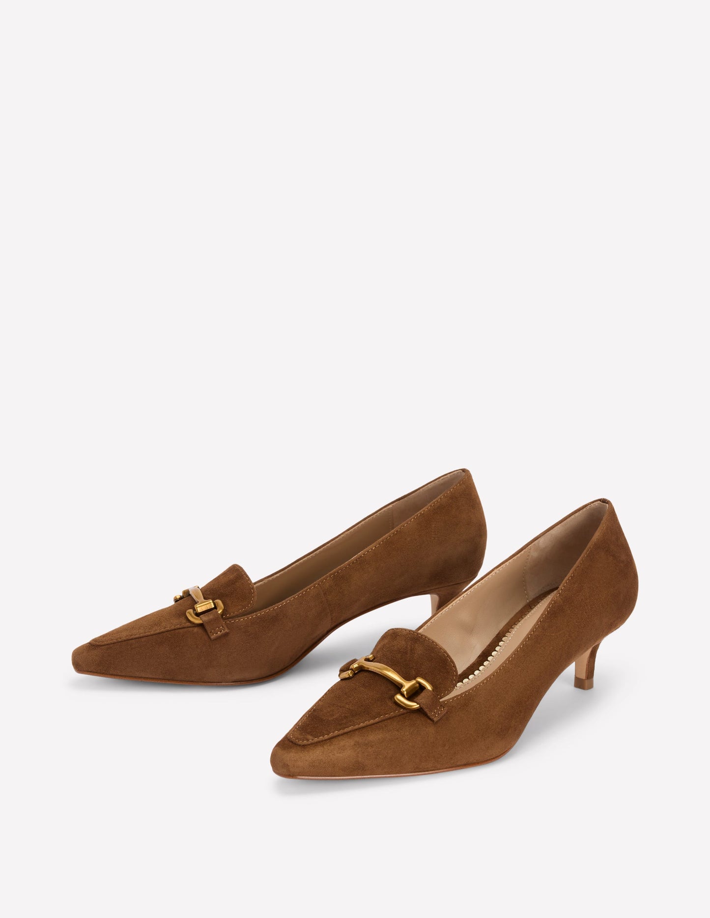 Iris Spitze Loafer mit Absatz und Trensendetail-Raue Umbra