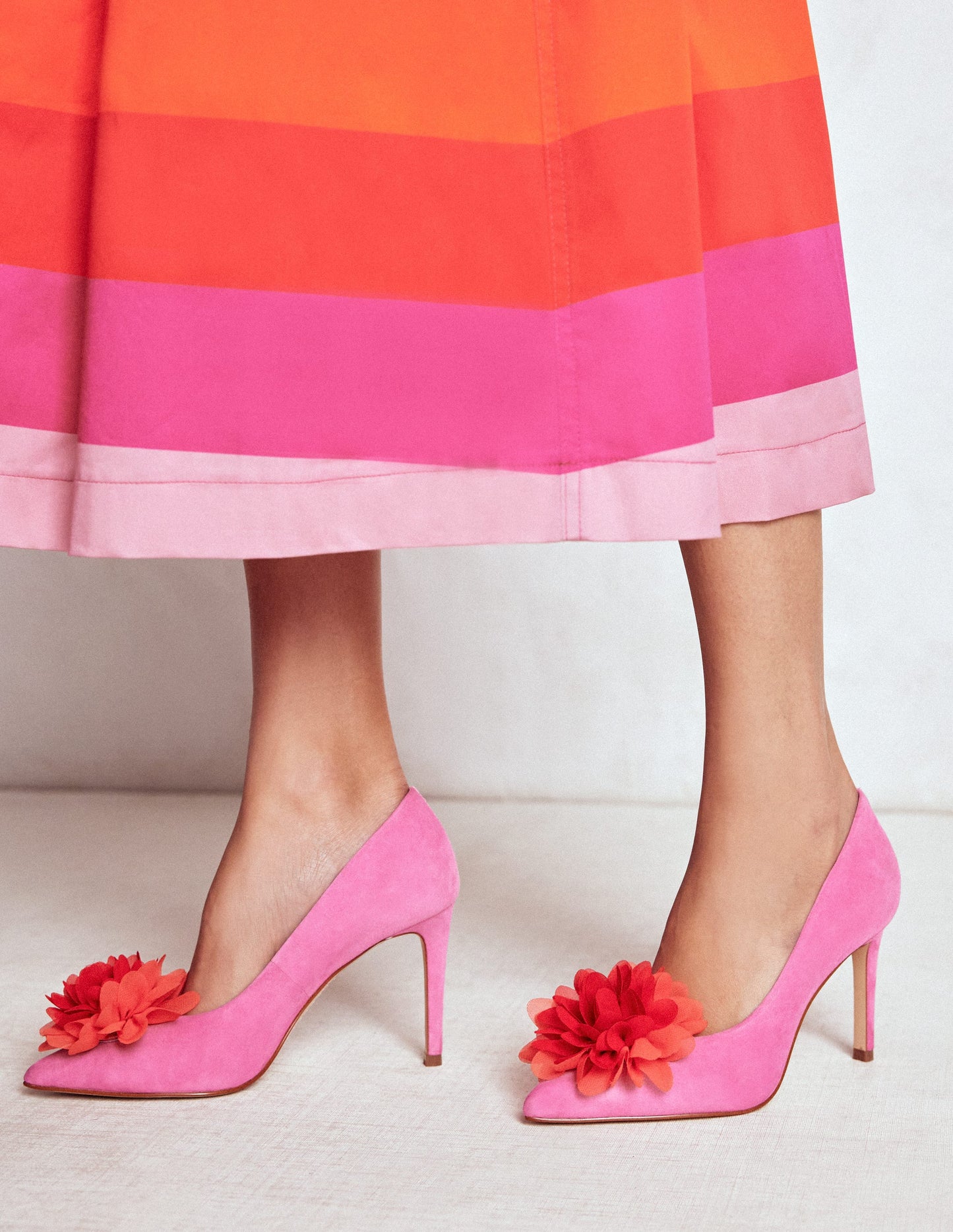 Chaussures à talons pointues à fleurs-Gris Moyen