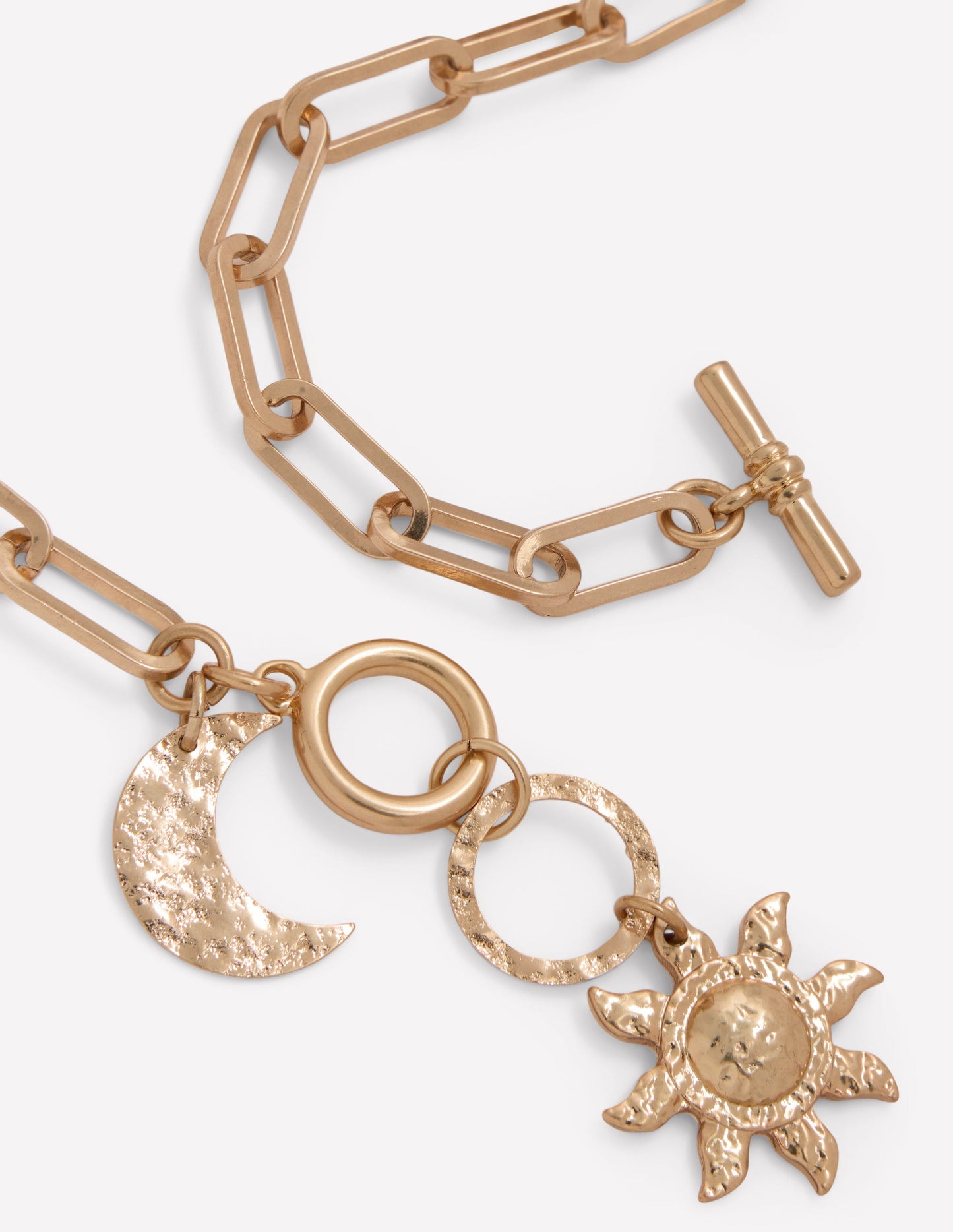 Halskette mit gehämmerten Motiv-Anhängern-Gold