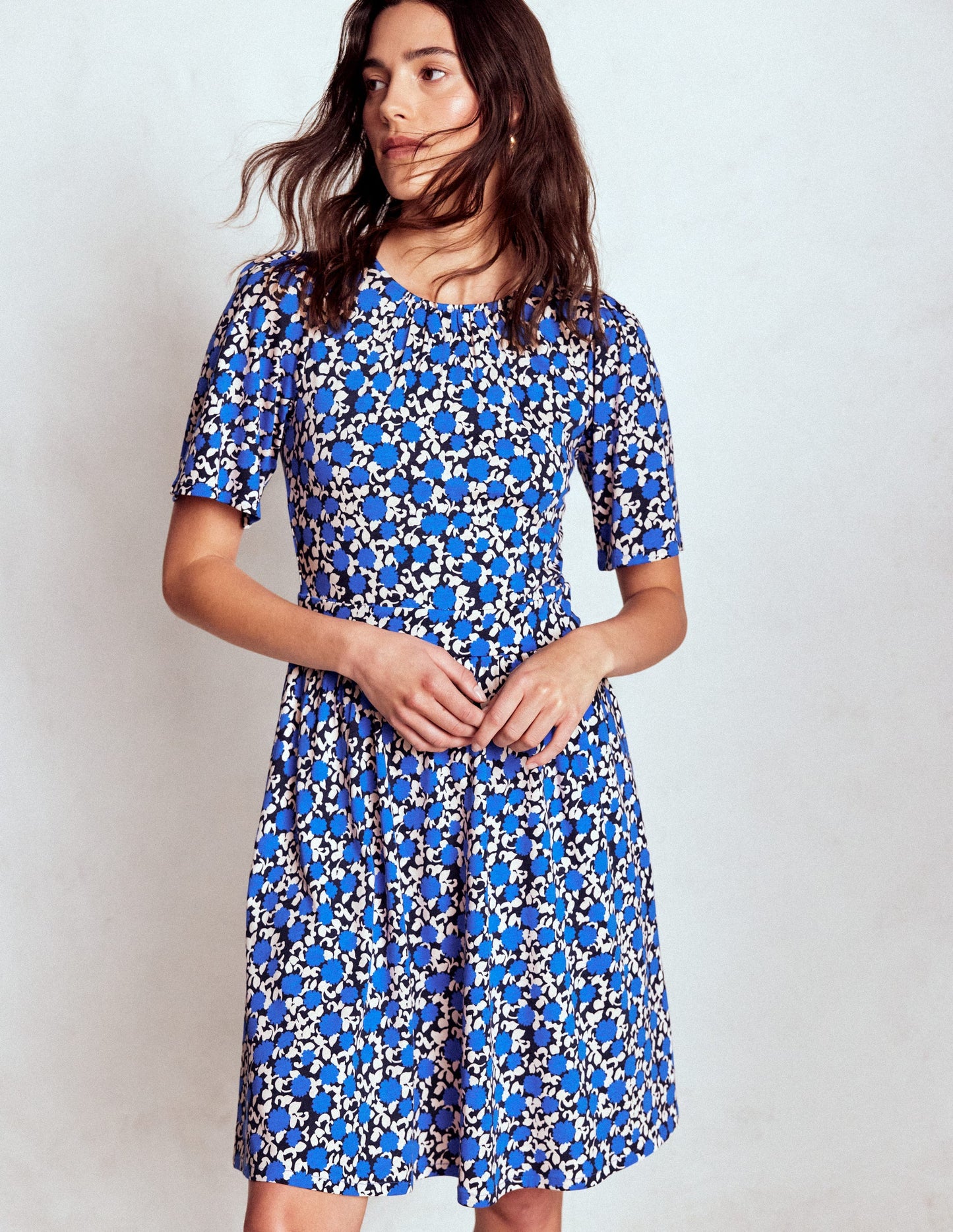 Louisa Kurzes Jerseykleid-Eisvogelblau, Blütenrebe