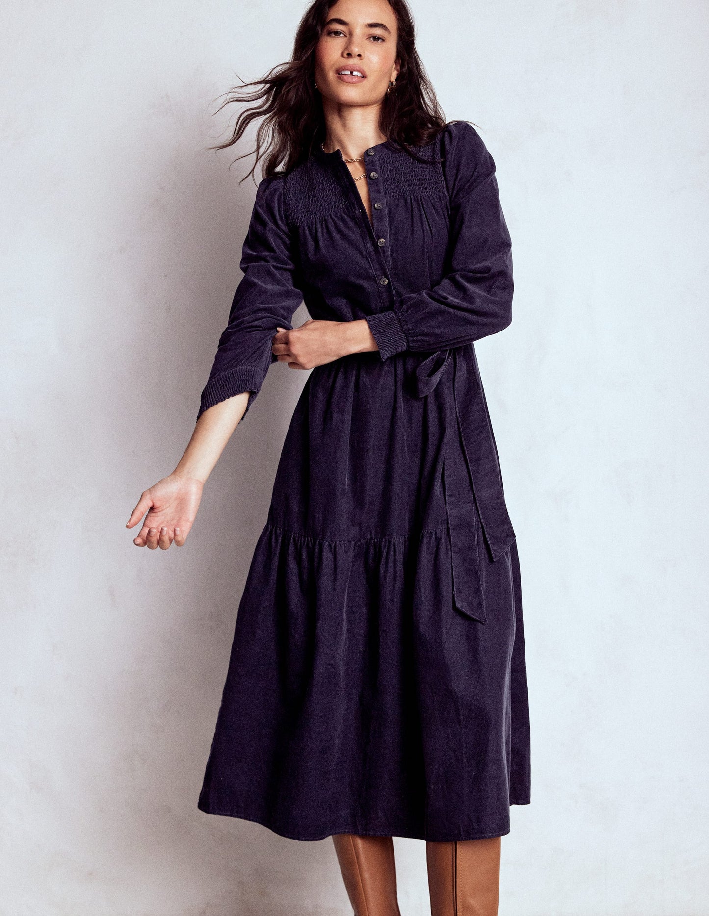 Cecily Midikleid aus Cord-Marineblau