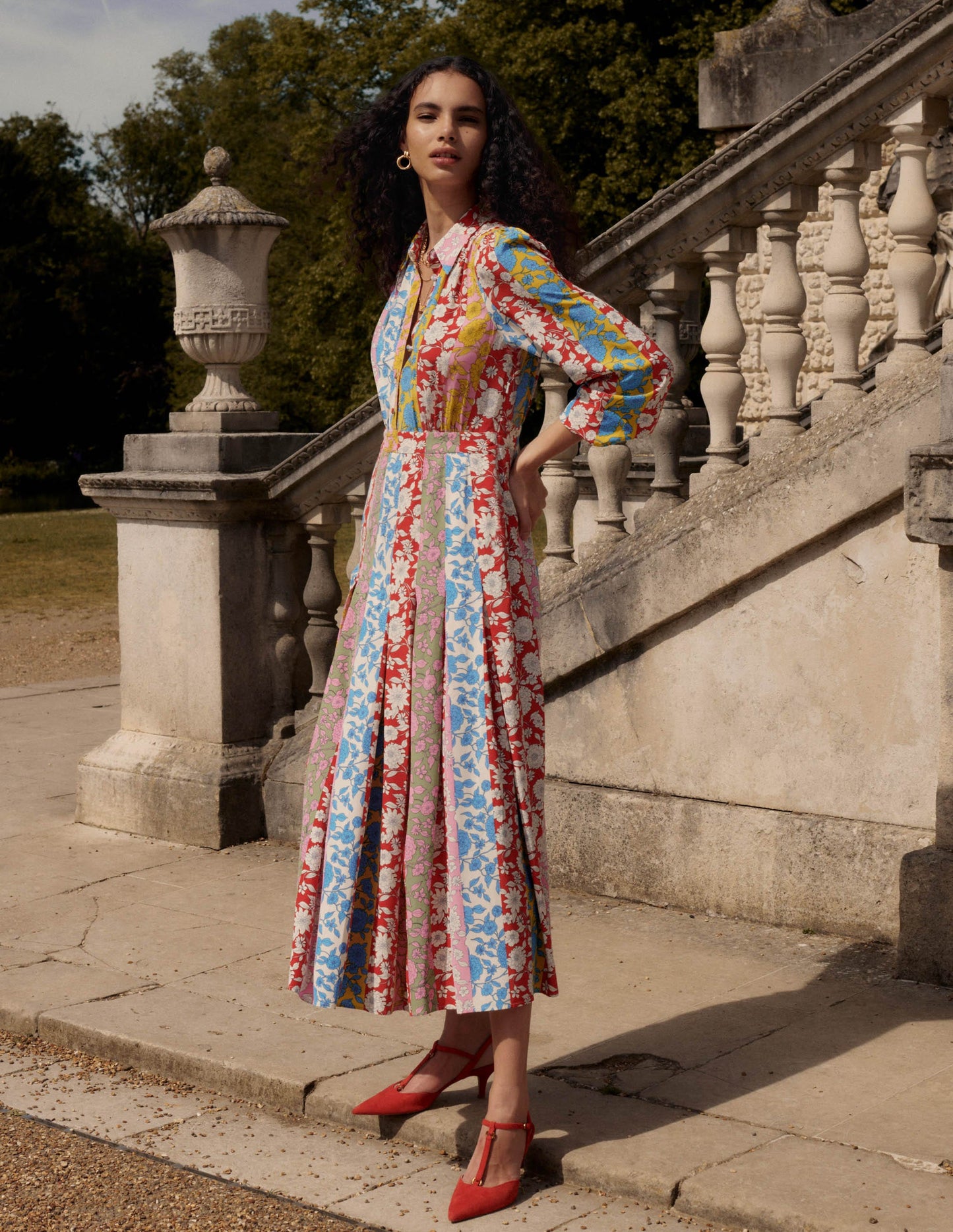 Hemdblusenkleid mit Faltenrock-Bunt, Kaskadenartige Dahlien Streifen