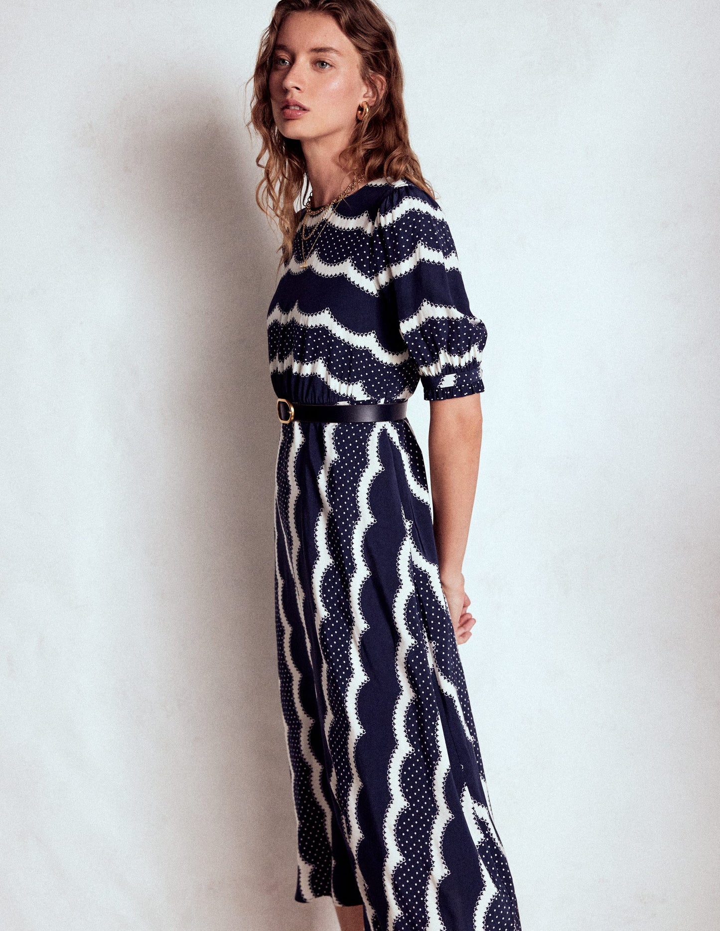 Robe midi style 40s Blanca-Bleu marine foncé, motif Dainty Scallop