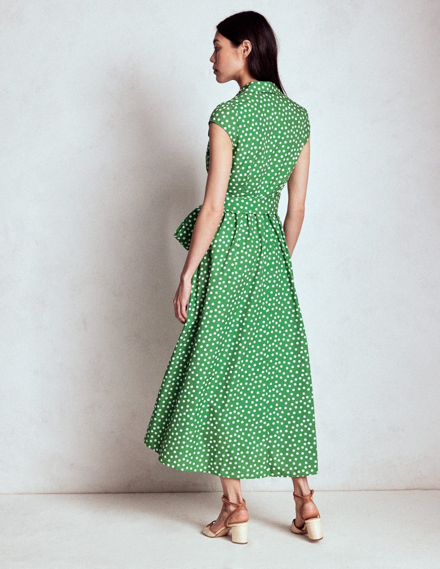 Julia Midi-Wickelkleid aus Baumwolle-Hochlandgrün, Gemalte Tupfen